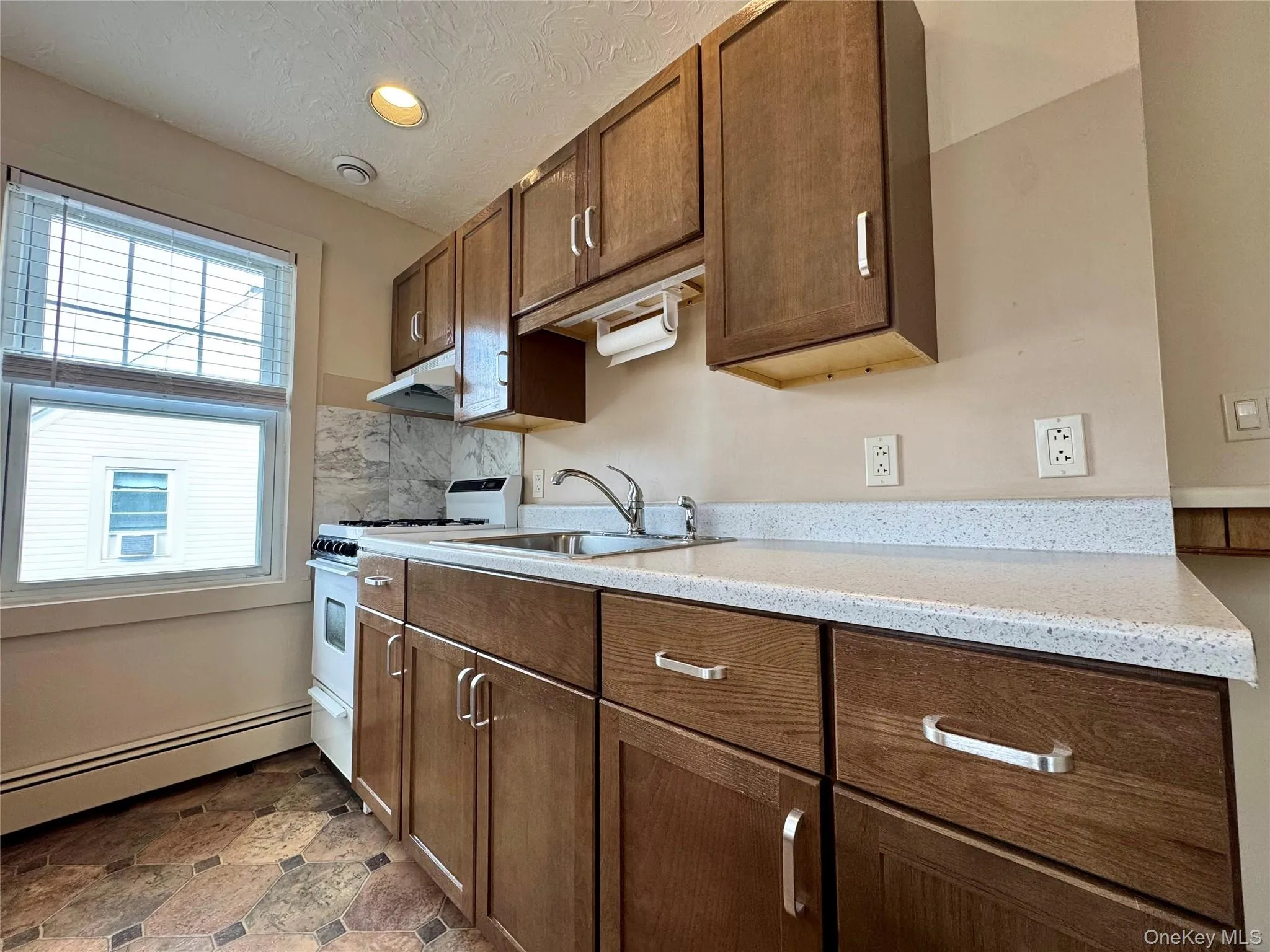 99 Jerusalem Avenue, Oyster Bay, NY, 2 Bedrooms Bedrooms, 5 Rooms Rooms,1 BathroomBathrooms,Residential Lease,For Rent,Jerusalem,0,963502 99 Jerusalem Avenue, Oyster Bay, NY, 2 Bedrooms Bedrooms, 5 Rooms Rooms,1 BathroomBathrooms,Residential Lease,For Rent,Jerusalem,0,963502