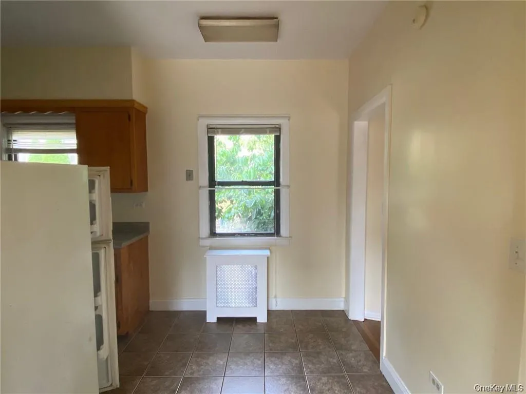 176 Colonial Parkway, Yonkers, NY, 1 Bedroom Bedrooms, 3 Rooms Rooms,1 BathroomBathrooms,Residential Lease,For Rent,Colonial,0,963525 176 Colonial Parkway, Yonkers, NY, 1 Bedroom Bedrooms, 3 Rooms Rooms,1 BathroomBathrooms,Residential Lease,For Rent,Colonial,0,963525