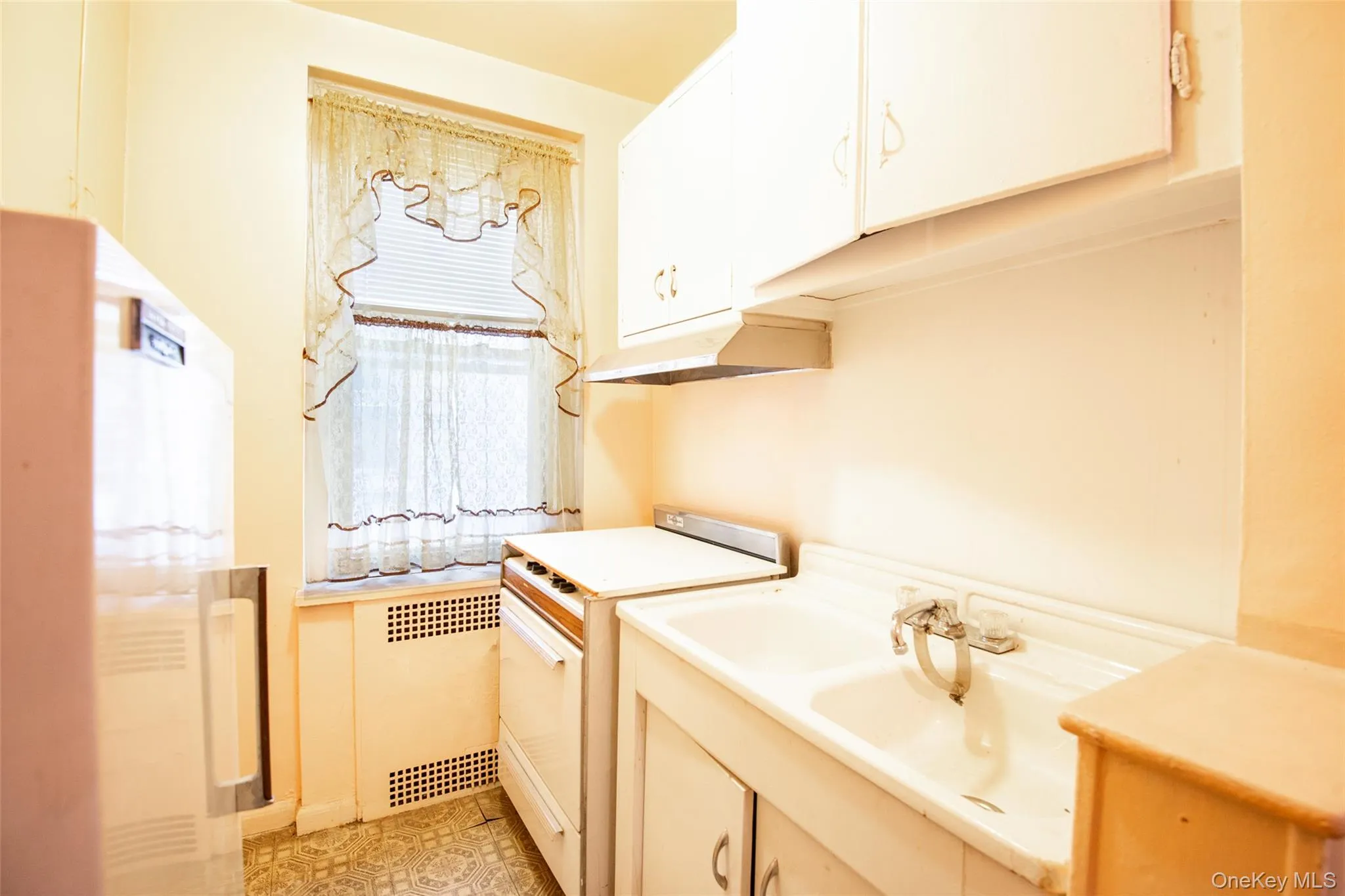 3321 Bruckner Boulevard, New York, NY, 1 Bedroom Bedrooms, 3 Rooms Rooms,1 BathroomBathrooms,Residential,For Rent,Bruckner,0,963532 3321 Bruckner Boulevard, New York, NY, 1 Bedroom Bedrooms, 3 Rooms Rooms,1 BathroomBathrooms,Residential,For Rent,Bruckner,0,963532