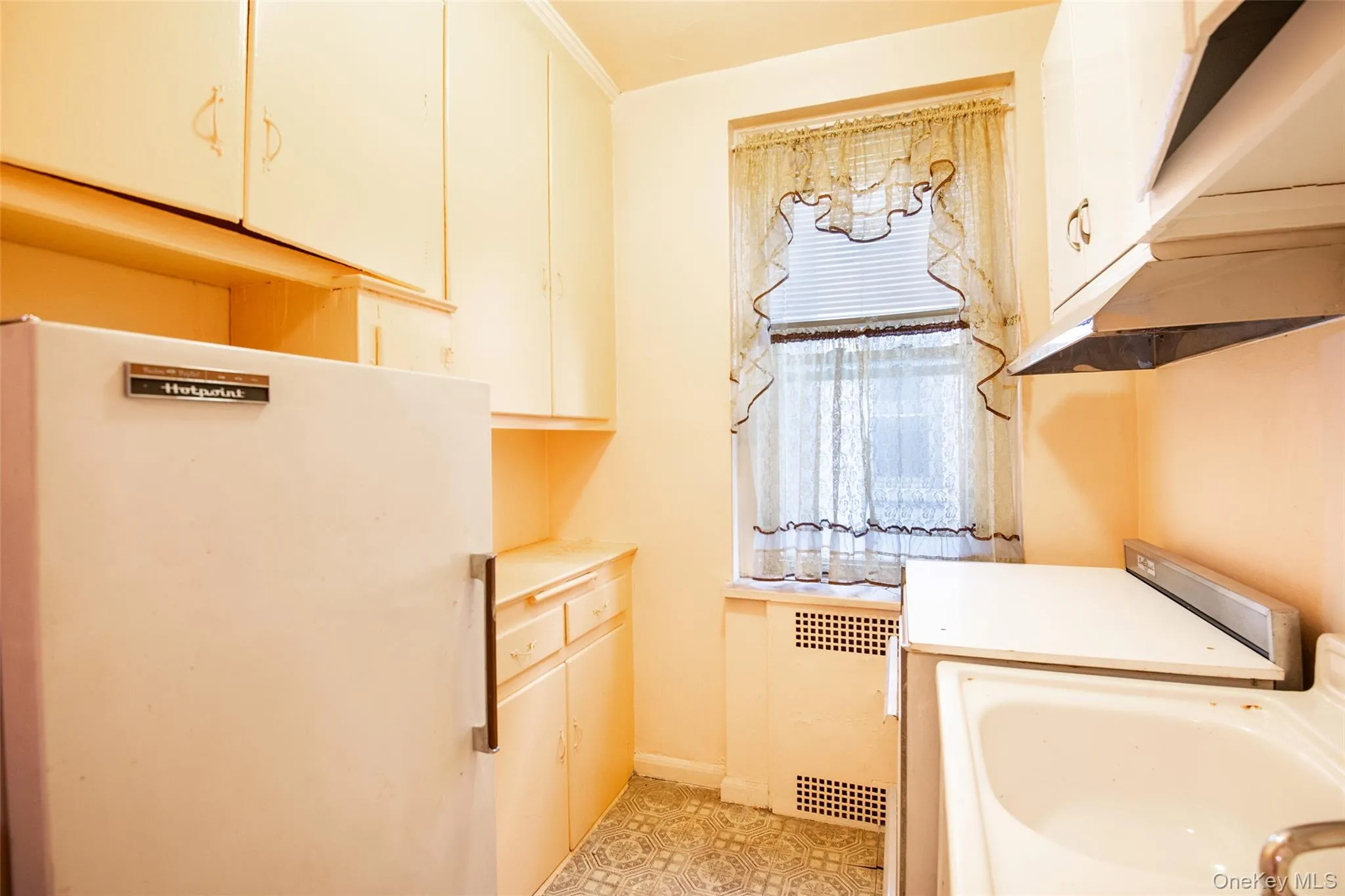 3321 Bruckner Boulevard, New York, NY, 1 Bedroom Bedrooms, 3 Rooms Rooms,1 BathroomBathrooms,Residential,For Rent,Bruckner,0,963532 3321 Bruckner Boulevard, New York, NY, 1 Bedroom Bedrooms, 3 Rooms Rooms,1 BathroomBathrooms,Residential,For Rent,Bruckner,0,963532