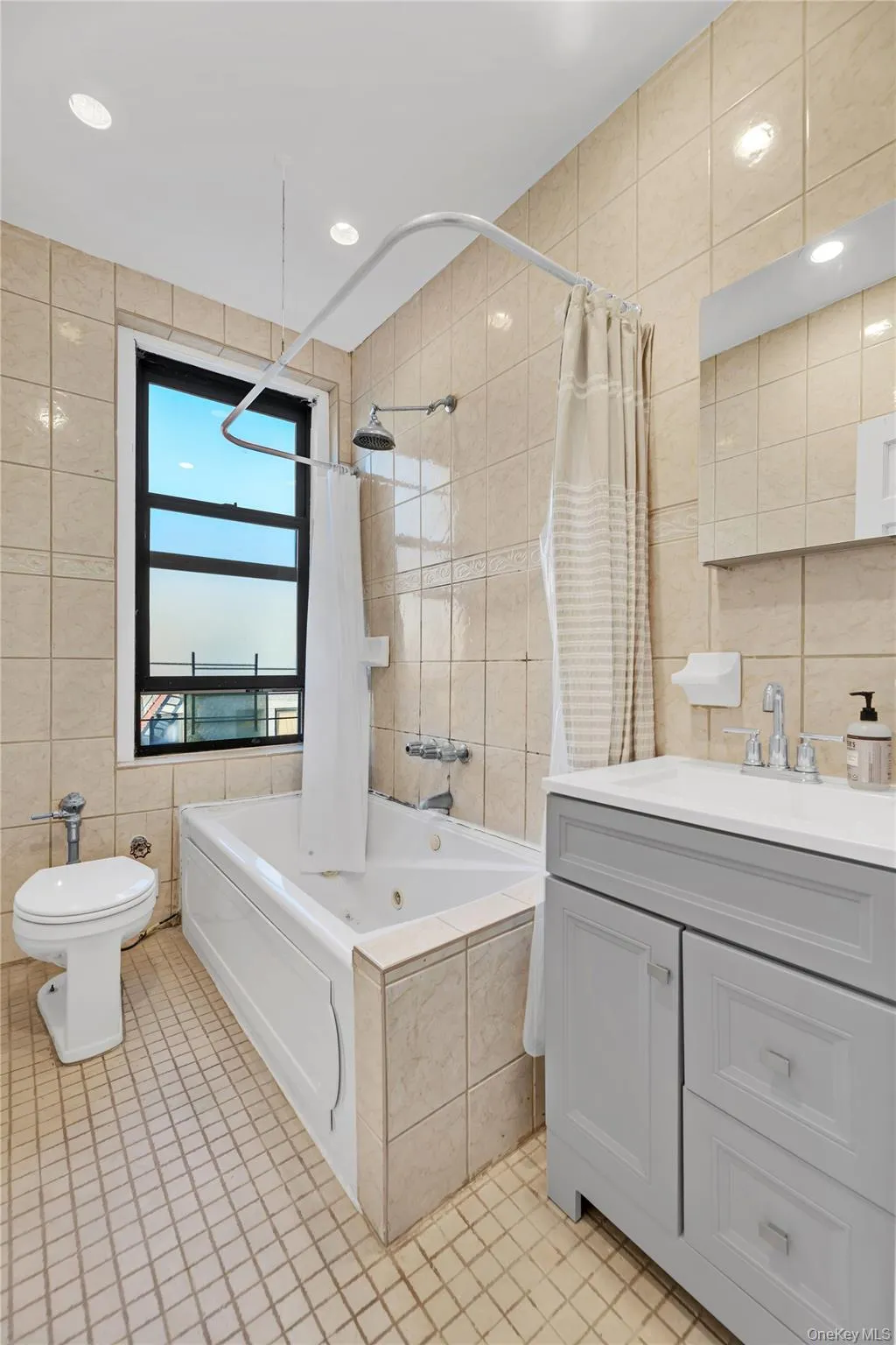 825 Walton Avenue, New York, NY, 1 Bedroom Bedrooms, 3 Rooms Rooms,1 BathroomBathrooms,Residential,For Rent,Walton,0,963551 825 Walton Avenue, New York, NY, 1 Bedroom Bedrooms, 3 Rooms Rooms,1 BathroomBathrooms,Residential,For Rent,Walton,0,963551