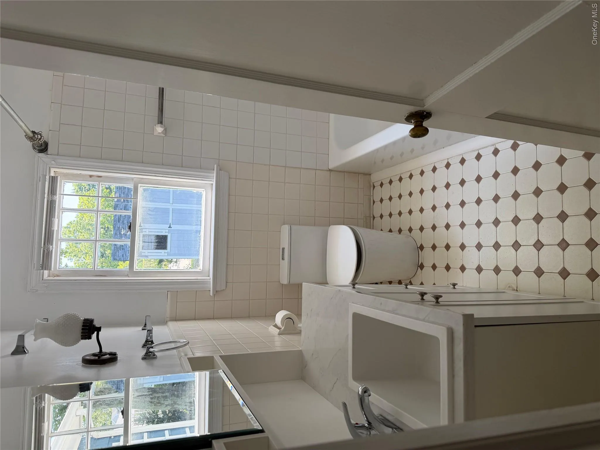 16 Vail Avenue, Southampton, NY, 5 Bedrooms Bedrooms, 9 Rooms Rooms,2 BathroomsBathrooms,Residential Lease,For Rent,Vail,0,963569 16 Vail Avenue, Southampton, NY, 5 Bedrooms Bedrooms, 9 Rooms Rooms,2 BathroomsBathrooms,Residential Lease,For Rent,Vail,0,963569