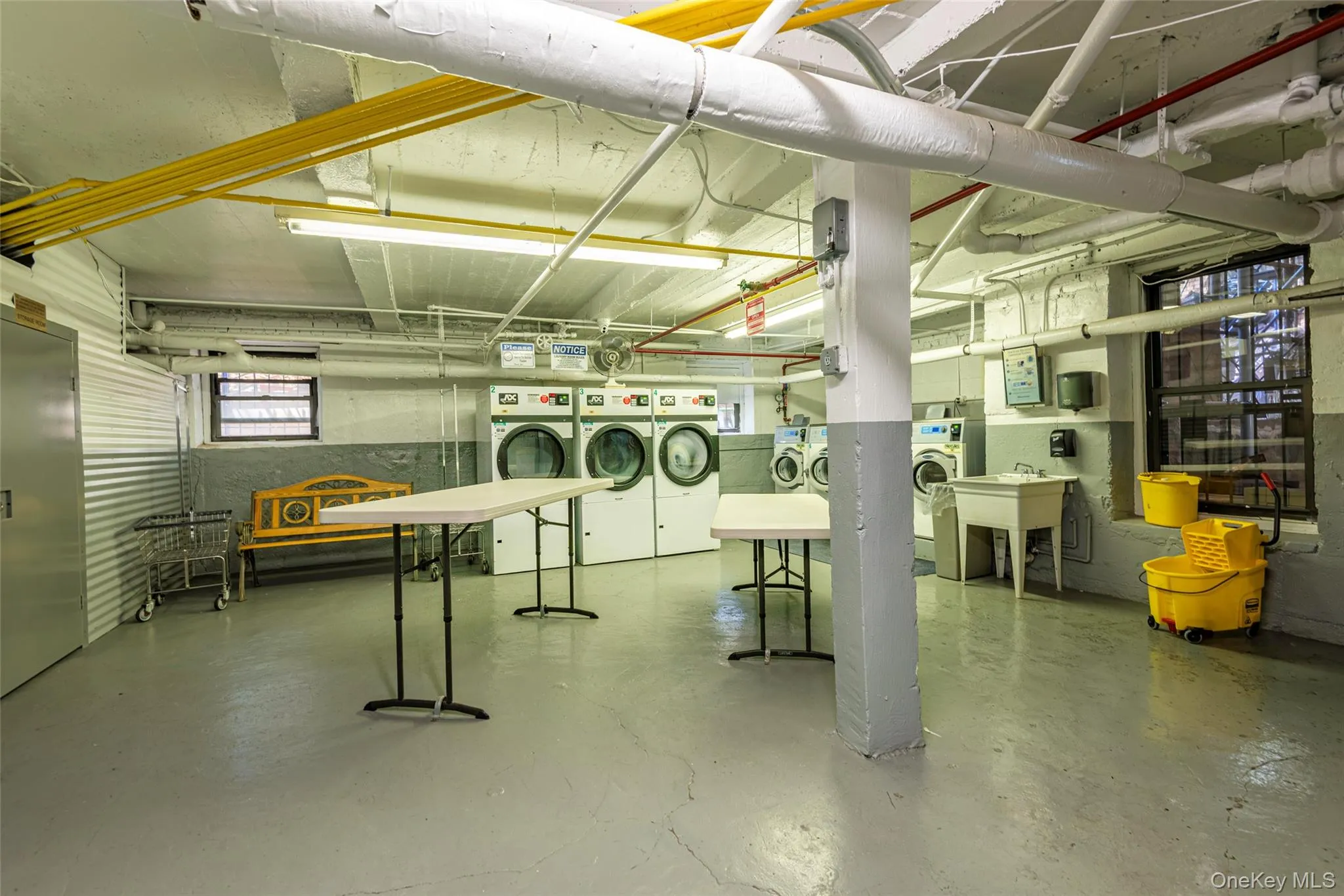 72-34 Austin Street, New York, NY, 1 Bedroom Bedrooms, 4 Rooms Rooms,1 BathroomBathrooms,Residential Lease,For Rent,Austin,0,963572 72-34 Austin Street, New York, NY, 1 Bedroom Bedrooms, 4 Rooms Rooms,1 BathroomBathrooms,Residential Lease,For Rent,Austin,0,963572