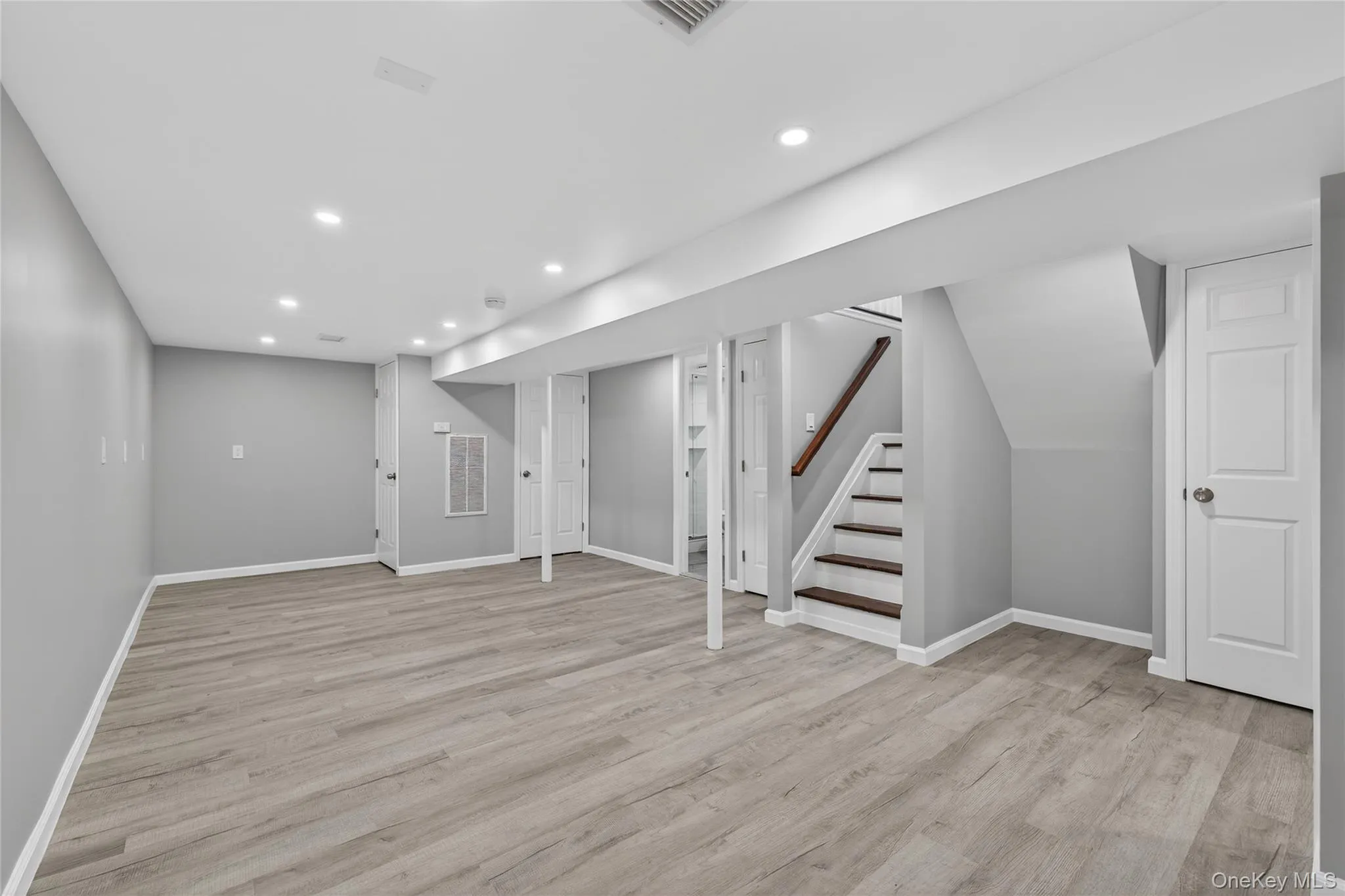 3103 Falcon Avenue, Brookhaven, NY, 5 Bedrooms Bedrooms, 8 Rooms Rooms,2 BathroomsBathrooms,Residential Lease,For Rent,Falcon,0,963587 3103 Falcon Avenue, Brookhaven, NY, 5 Bedrooms Bedrooms, 8 Rooms Rooms,2 BathroomsBathrooms,Residential Lease,For Rent,Falcon,0,963587