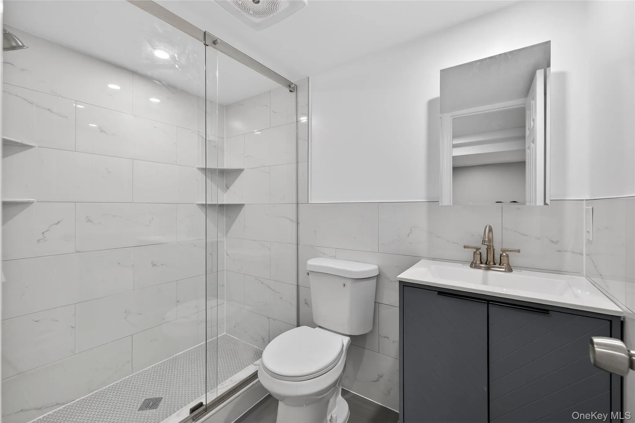 3103 Falcon Avenue, Brookhaven, NY, 5 Bedrooms Bedrooms, 8 Rooms Rooms,2 BathroomsBathrooms,Residential Lease,For Rent,Falcon,0,963587 3103 Falcon Avenue, Brookhaven, NY, 5 Bedrooms Bedrooms, 8 Rooms Rooms,2 BathroomsBathrooms,Residential Lease,For Rent,Falcon,0,963587