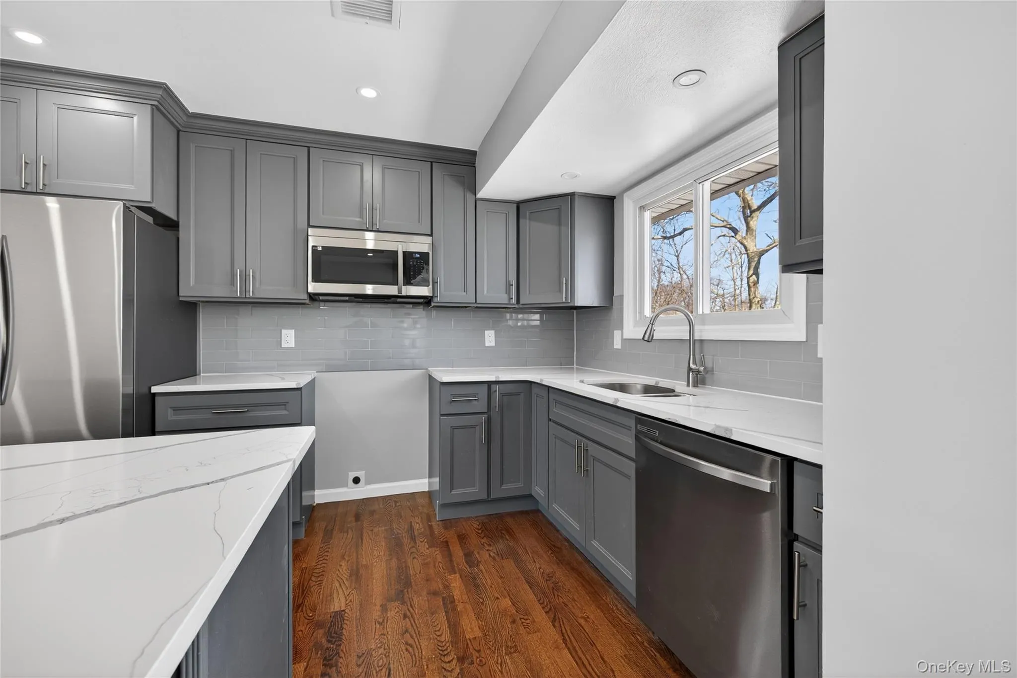 3103 Falcon Avenue, Brookhaven, NY, 5 Bedrooms Bedrooms, 8 Rooms Rooms,2 BathroomsBathrooms,Residential Lease,For Rent,Falcon,0,963587 3103 Falcon Avenue, Brookhaven, NY, 5 Bedrooms Bedrooms, 8 Rooms Rooms,2 BathroomsBathrooms,Residential Lease,For Rent,Falcon,0,963587