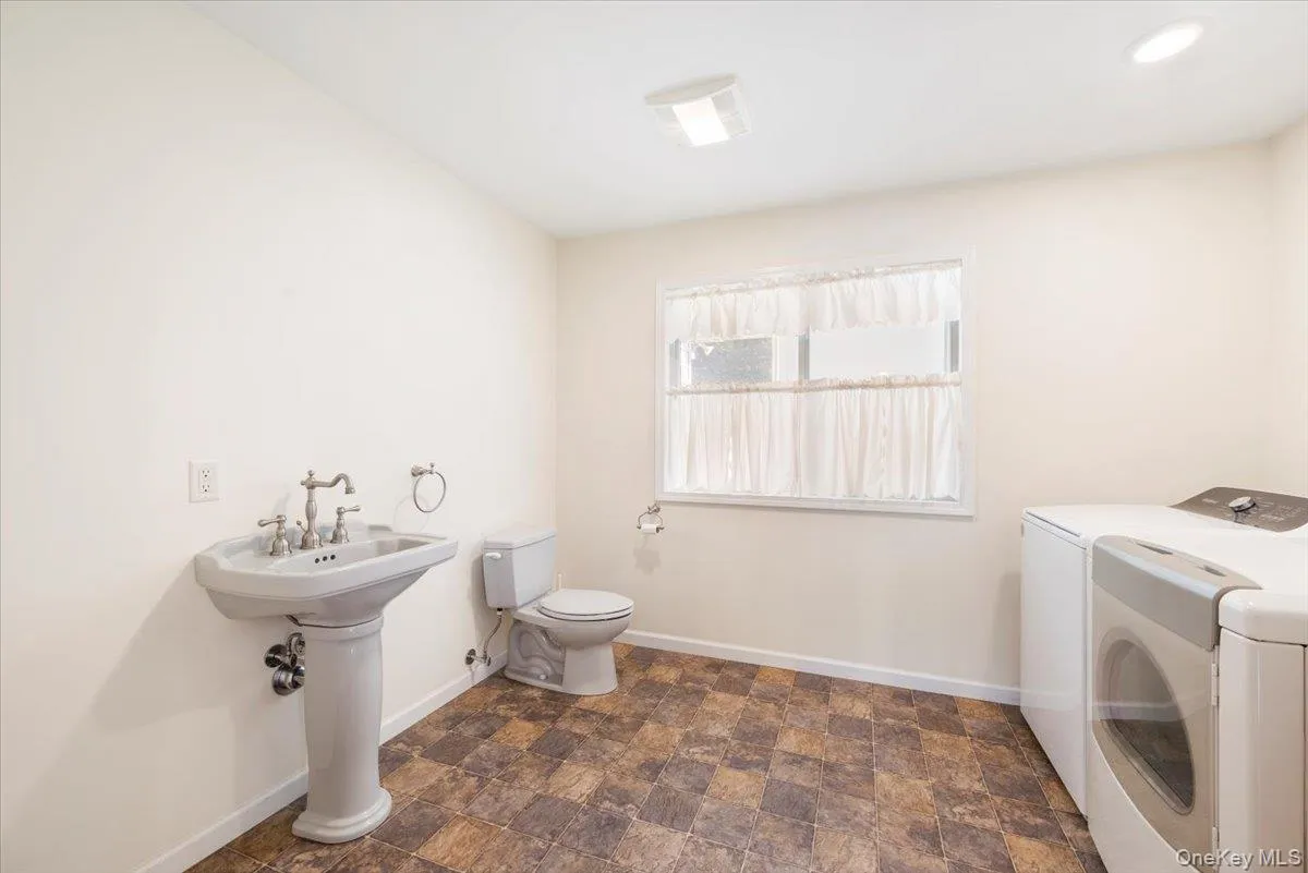 1 Van Avenue, Port Jervis, NY, 2 Bedrooms Bedrooms, 5 Rooms Rooms,2 BathroomsBathrooms,Residential Sale,For Rent,Van,0,963602 1 Van Avenue, Port Jervis, NY, 2 Bedrooms Bedrooms, 5 Rooms Rooms,2 BathroomsBathrooms,Residential Sale,For Rent,Van,0,963602