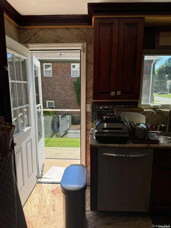 830 Pepperidge Road, North Hempstead, NY, 4 Bedrooms Bedrooms, 11 Rooms Rooms,3 BathroomsBathrooms,Residential Lease,For Rent,Pepperidge,0,963636 830 Pepperidge Road, North Hempstead, NY, 4 Bedrooms Bedrooms, 11 Rooms Rooms,3 BathroomsBathrooms,Residential Lease,For Rent,Pepperidge,0,963636