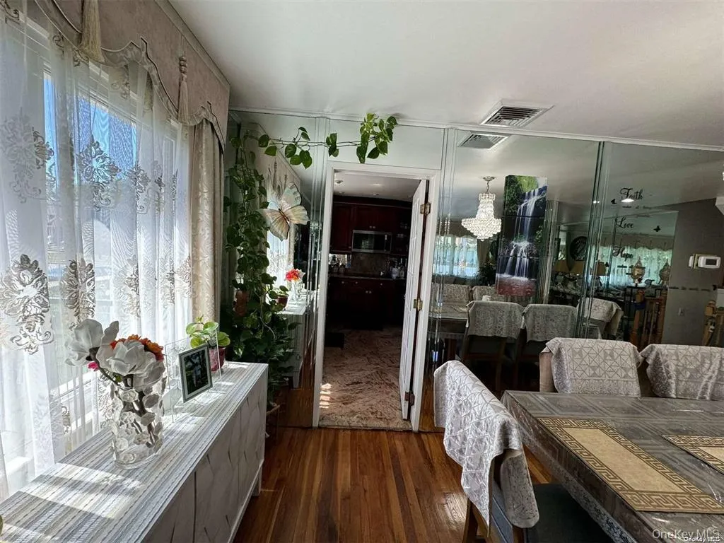 830 Pepperidge Road, North Hempstead, NY, 4 Bedrooms Bedrooms, 11 Rooms Rooms,3 BathroomsBathrooms,Residential Lease,For Rent,Pepperidge,0,963636 830 Pepperidge Road, North Hempstead, NY, 4 Bedrooms Bedrooms, 11 Rooms Rooms,3 BathroomsBathrooms,Residential Lease,For Rent,Pepperidge,0,963636