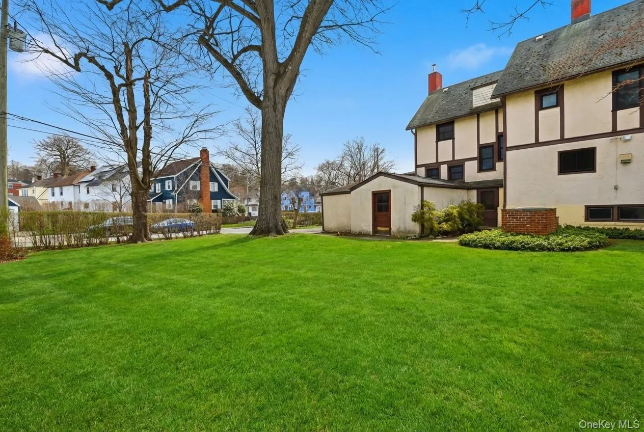 25 Midland Avenue, White Plains, NY, 5 Bedrooms Bedrooms, 11 Rooms Rooms,2 BathroomsBathrooms,Residential Lease,For Rent,Midland,0,963663 25 Midland Avenue, White Plains, NY, 5 Bedrooms Bedrooms, 11 Rooms Rooms,2 BathroomsBathrooms,Residential Lease,For Rent,Midland,0,963663