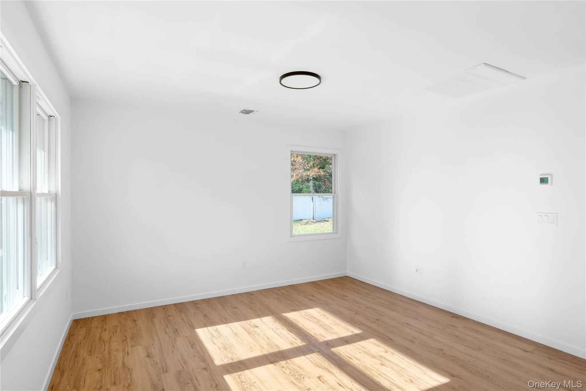 20 Mortimer Street, Southampton, NY, 1 Bedroom Bedrooms, 3 Rooms Rooms,1 BathroomBathrooms,Residential Lease,For Rent,Mortimer,0,963677 20 Mortimer Street, Southampton, NY, 1 Bedroom Bedrooms, 3 Rooms Rooms,1 BathroomBathrooms,Residential Lease,For Rent,Mortimer,0,963677