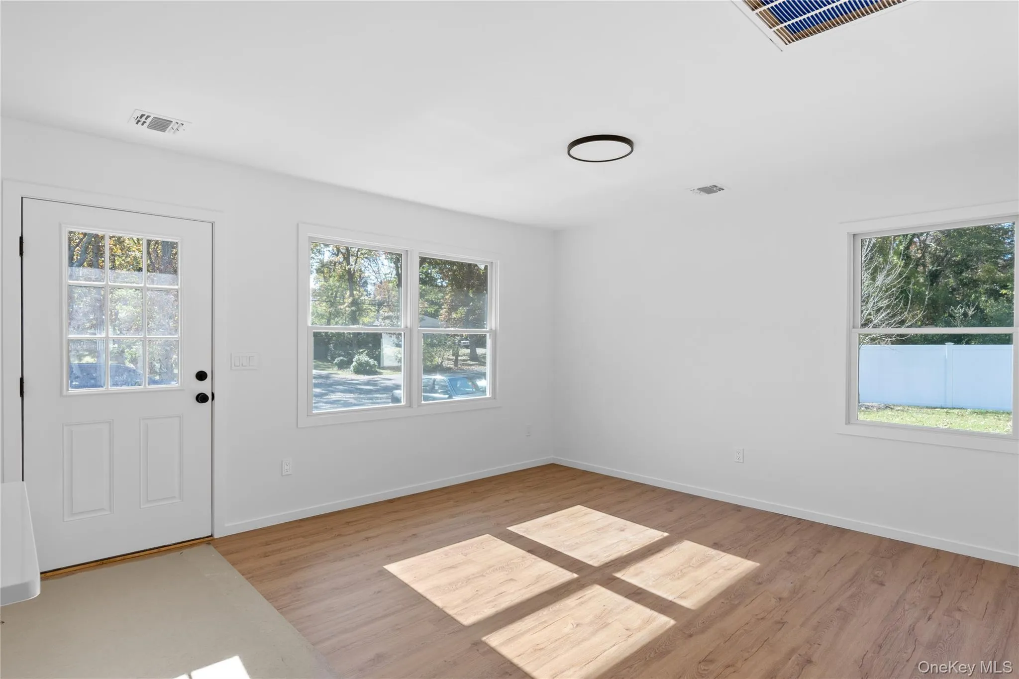 20 Mortimer Street, Southampton, NY, 1 Bedroom Bedrooms, 3 Rooms Rooms,1 BathroomBathrooms,Residential Lease,For Rent,Mortimer,0,963677 20 Mortimer Street, Southampton, NY, 1 Bedroom Bedrooms, 3 Rooms Rooms,1 BathroomBathrooms,Residential Lease,For Rent,Mortimer,0,963677