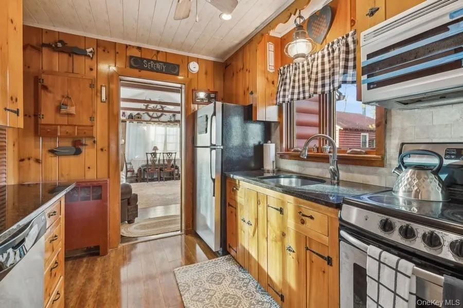 1850 Sterling Road, Southold, NY, 3 Bedrooms Bedrooms, 7 Rooms Rooms,1 BathroomBathrooms,Residential Lease,For Rent,Sterling,0,963696 1850 Sterling Road, Southold, NY, 3 Bedrooms Bedrooms, 7 Rooms Rooms,1 BathroomBathrooms,Residential Lease,For Rent,Sterling,0,963696