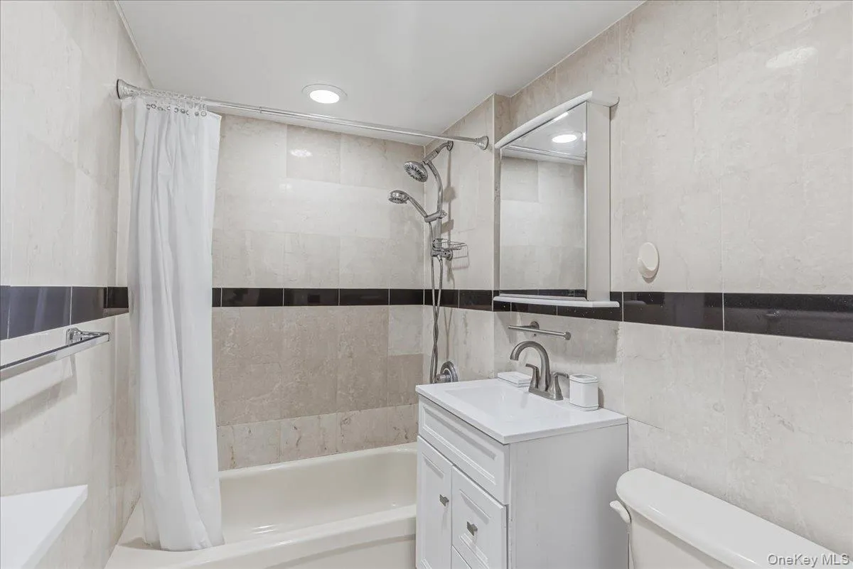 83-71 116th Street, New York, NY, 1 Bedroom Bedrooms, 4 Rooms Rooms,1 BathroomBathrooms,Residential,For Rent,116th,0,963745 83-71 116th Street, New York, NY, 1 Bedroom Bedrooms, 4 Rooms Rooms,1 BathroomBathrooms,Residential,For Rent,116th,0,963745