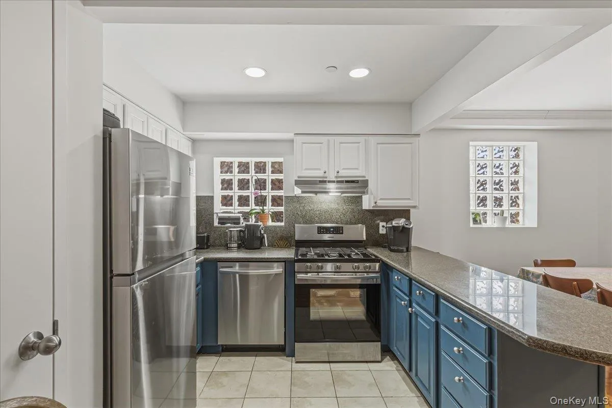 83-71 116th Street, New York, NY, 1 Bedroom Bedrooms, 4 Rooms Rooms,1 BathroomBathrooms,Residential,For Rent,116th,0,963745 83-71 116th Street, New York, NY, 1 Bedroom Bedrooms, 4 Rooms Rooms,1 BathroomBathrooms,Residential,For Rent,116th,0,963745
