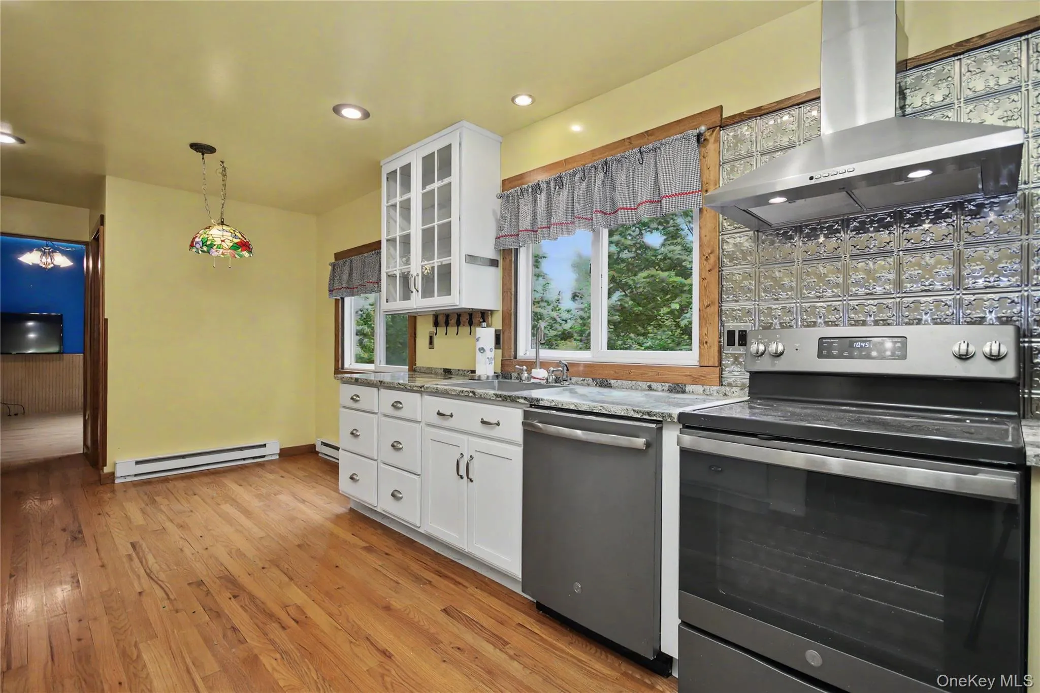 Hardwood Floors, Stainless Electric Stove Hardwood Floors, Stainless Electric Stove