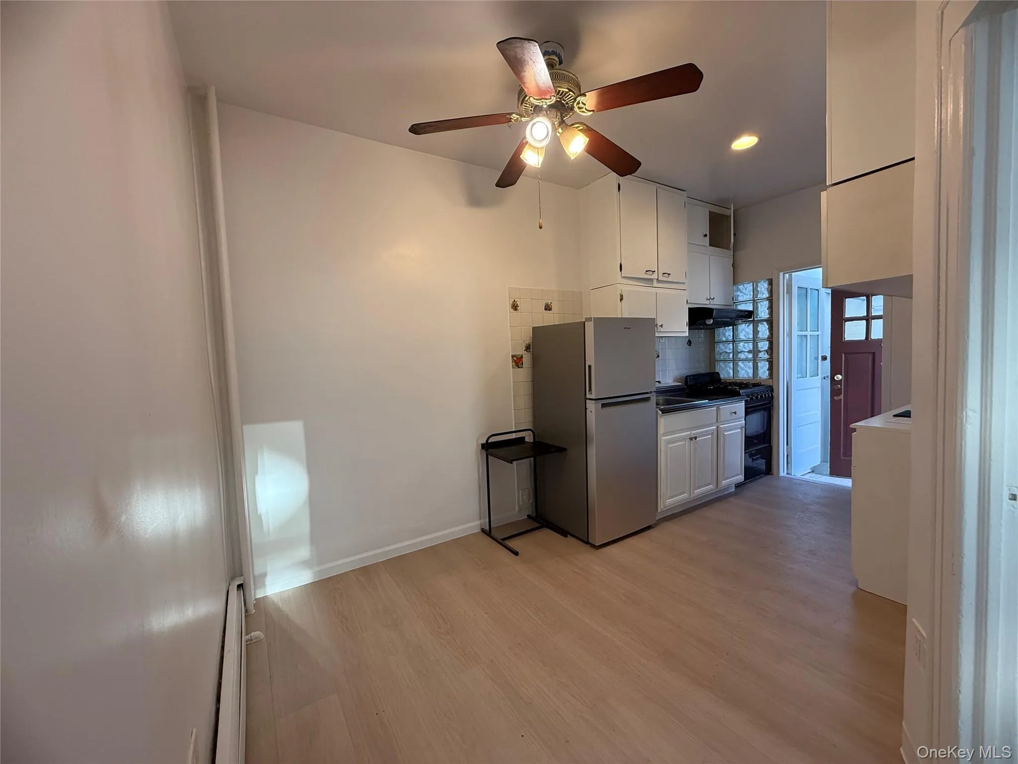 25-12 14th Place, New York, NY, 1 Room Rooms,1 BathroomBathrooms,Residential Lease,For Rent,14th,0,963760 25-12 14th Place, New York, NY, 1 Room Rooms,1 BathroomBathrooms,Residential Lease,For Rent,14th,0,963760