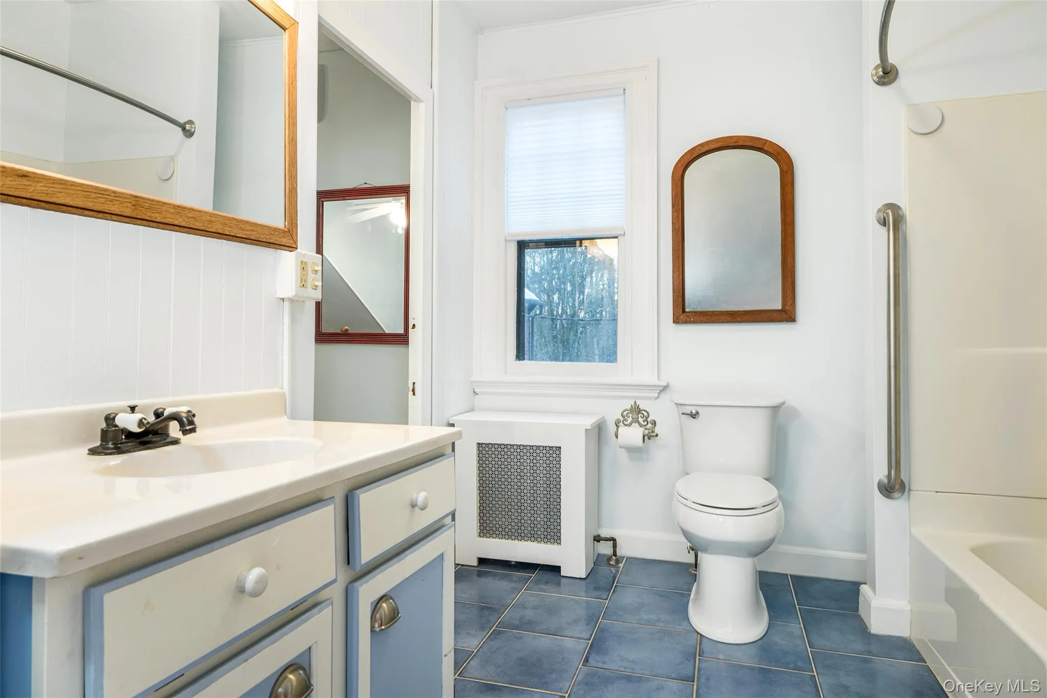Private Full Bath adjoining Bedroom #5 - 6 Westridge Rd. Cooperstown Private Full Bath adjoining Bedroom #5 - 6 Westridge Rd. Cooperstown