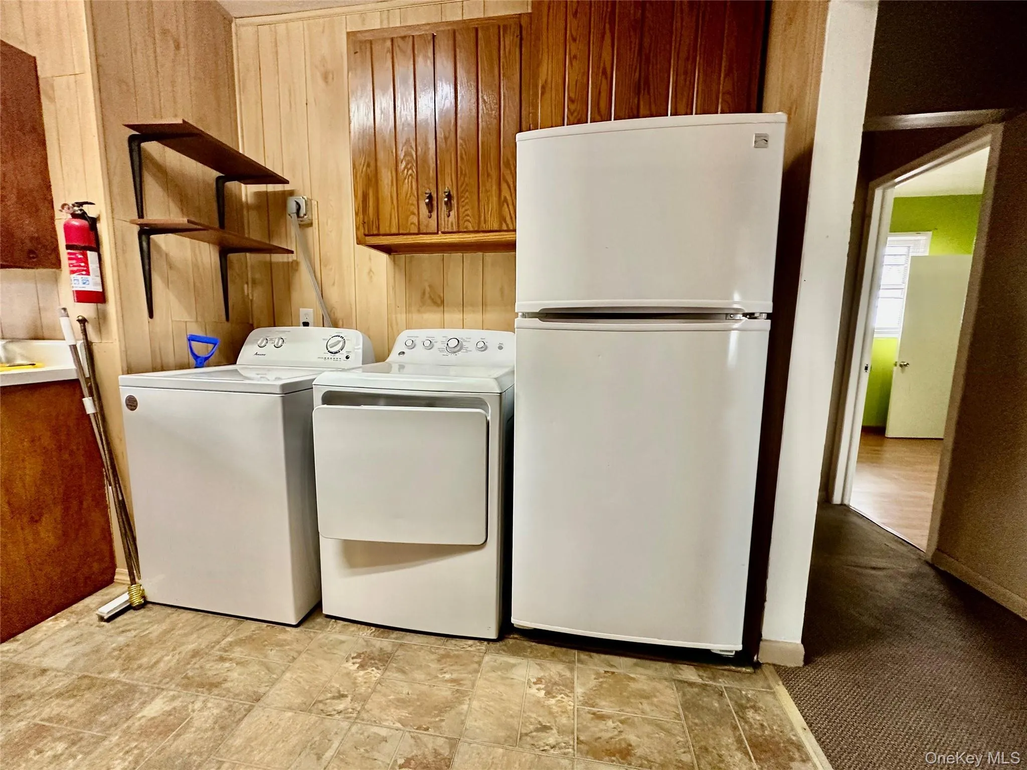Washer/Dryer in the kitchen about 1 year old Washer/Dryer in the kitchen about 1 year old