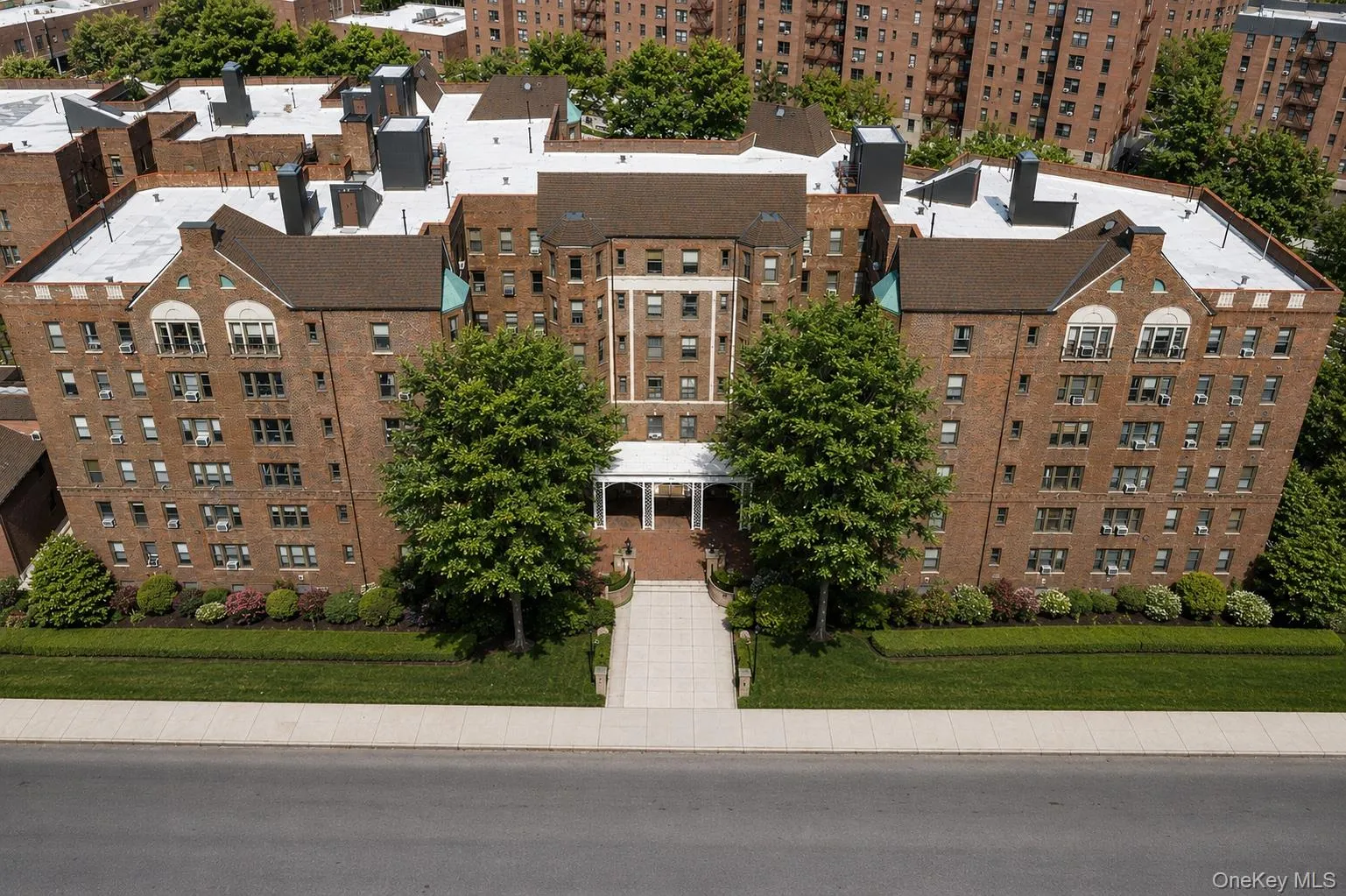 8451 Beverly Road, New York, NY, 9 Bedrooms Bedrooms, 18 Rooms Rooms,8 BathroomsBathrooms,Residential,For Rent,Beverly,0,963865 8451 Beverly Road, New York, NY, 9 Bedrooms Bedrooms, 18 Rooms Rooms,8 BathroomsBathrooms,Residential,For Rent,Beverly,0,963865