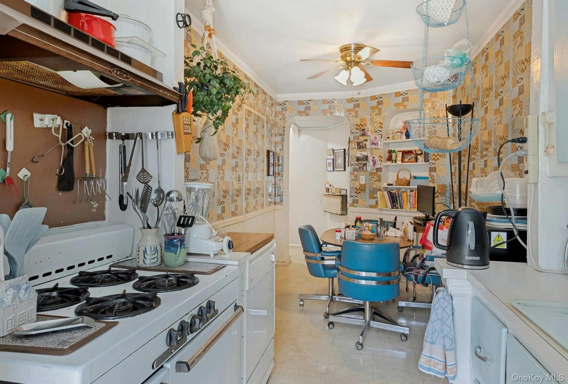 8451 Beverly Road, New York, NY, 9 Bedrooms Bedrooms, 18 Rooms Rooms,8 BathroomsBathrooms,Residential,For Rent,Beverly,0,963865 8451 Beverly Road, New York, NY, 9 Bedrooms Bedrooms, 18 Rooms Rooms,8 BathroomsBathrooms,Residential,For Rent,Beverly,0,963865