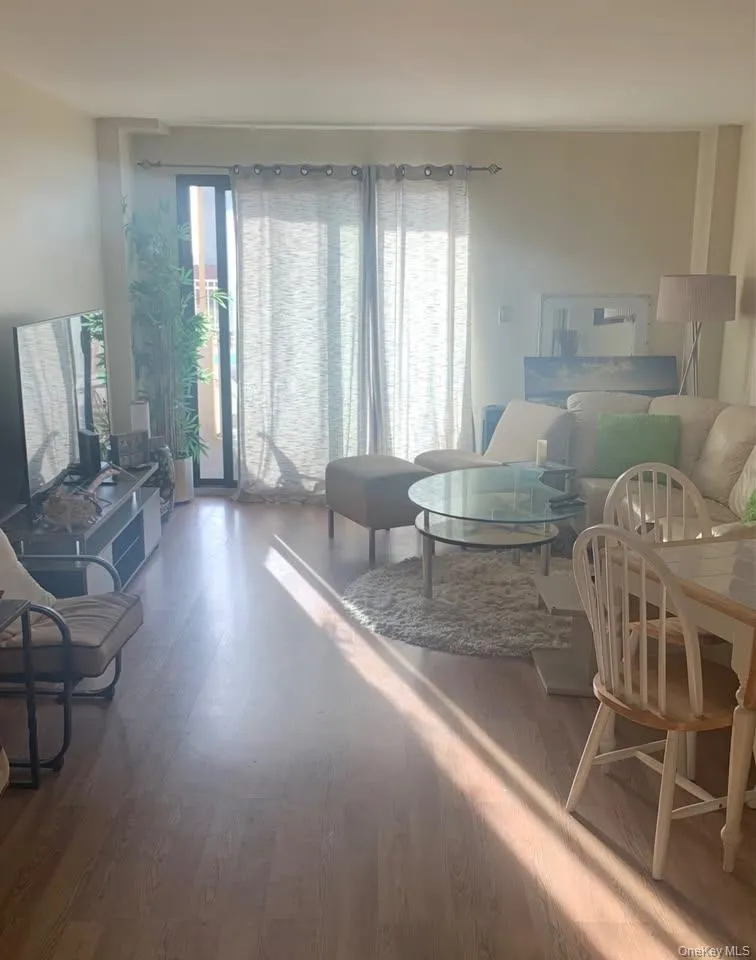 360 Shore Road, Long Beach, NY, 1 Bedroom Bedrooms, 3 Rooms Rooms,1 BathroomBathrooms,Residential Lease,For Rent,Shore,0,963897 360 Shore Road, Long Beach, NY, 1 Bedroom Bedrooms, 3 Rooms Rooms,1 BathroomBathrooms,Residential Lease,For Rent,Shore,0,963897