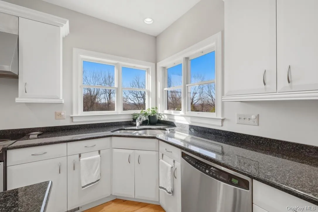 Double windows for natural light overlooking your backyard. Double windows for natural light overlooking your backyard.