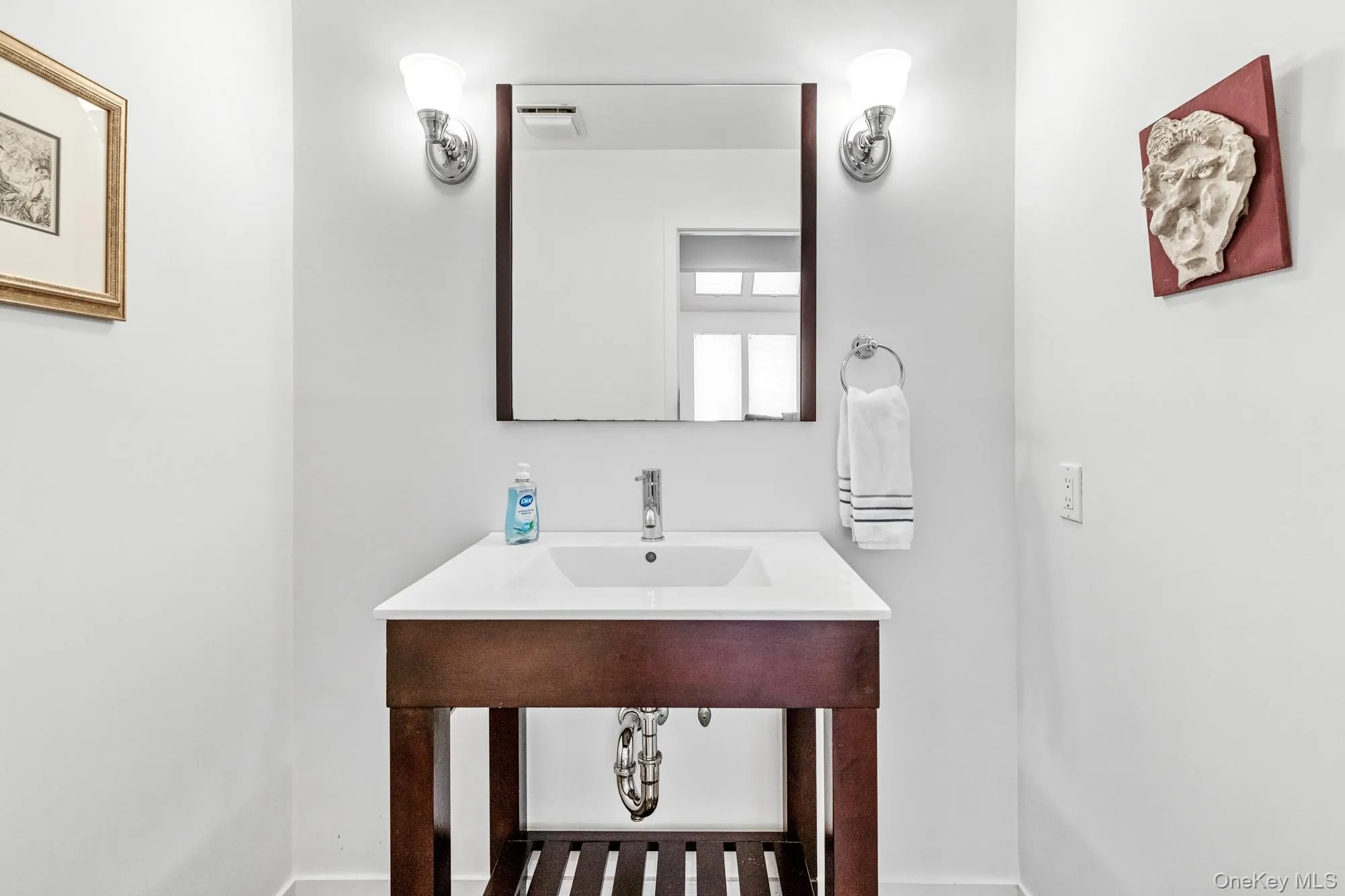 34 Park Circle, Southampton, NY, 5 Bedrooms Bedrooms, 8 Rooms Rooms,3 BathroomsBathrooms,Residential Lease,For Rent,Park,0,963909 34 Park Circle, Southampton, NY, 5 Bedrooms Bedrooms, 8 Rooms Rooms,3 BathroomsBathrooms,Residential Lease,For Rent,Park,0,963909