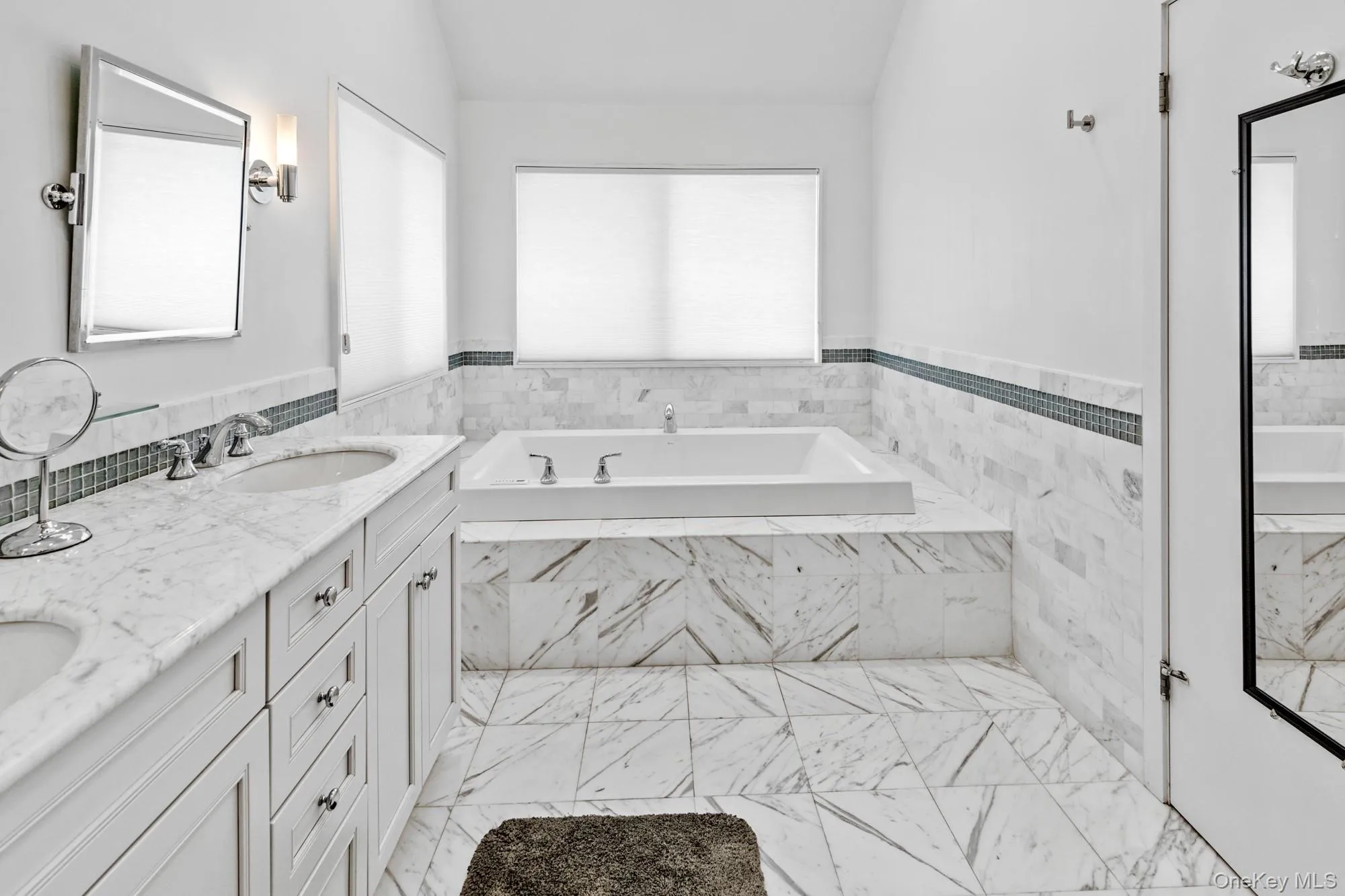 34 Park Circle, Southampton, NY, 5 Bedrooms Bedrooms, 8 Rooms Rooms,3 BathroomsBathrooms,Residential Lease,For Rent,Park,0,963909 34 Park Circle, Southampton, NY, 5 Bedrooms Bedrooms, 8 Rooms Rooms,3 BathroomsBathrooms,Residential Lease,For Rent,Park,0,963909