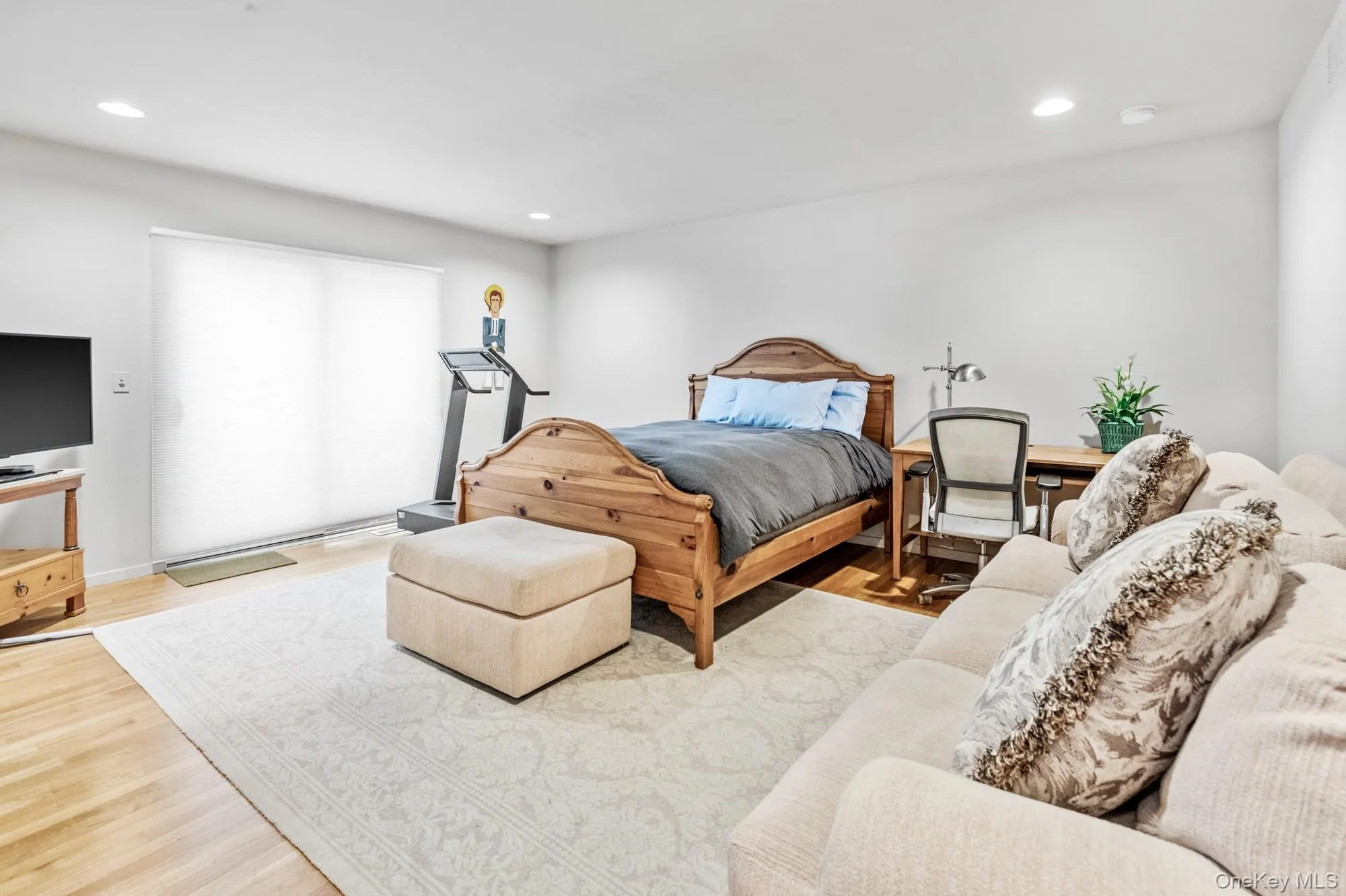 34 Park Circle, Southampton, NY, 5 Bedrooms Bedrooms, 8 Rooms Rooms,3 BathroomsBathrooms,Residential Lease,For Rent,Park,0,963909 34 Park Circle, Southampton, NY, 5 Bedrooms Bedrooms, 8 Rooms Rooms,3 BathroomsBathrooms,Residential Lease,For Rent,Park,0,963909