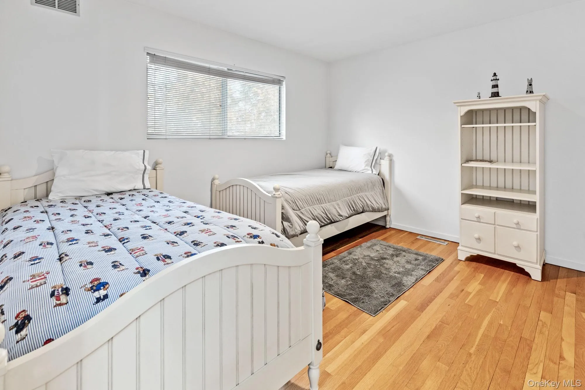 34 Park Circle, Southampton, NY, 5 Bedrooms Bedrooms, 8 Rooms Rooms,3 BathroomsBathrooms,Residential Lease,For Rent,Park,0,963909 34 Park Circle, Southampton, NY, 5 Bedrooms Bedrooms, 8 Rooms Rooms,3 BathroomsBathrooms,Residential Lease,For Rent,Park,0,963909