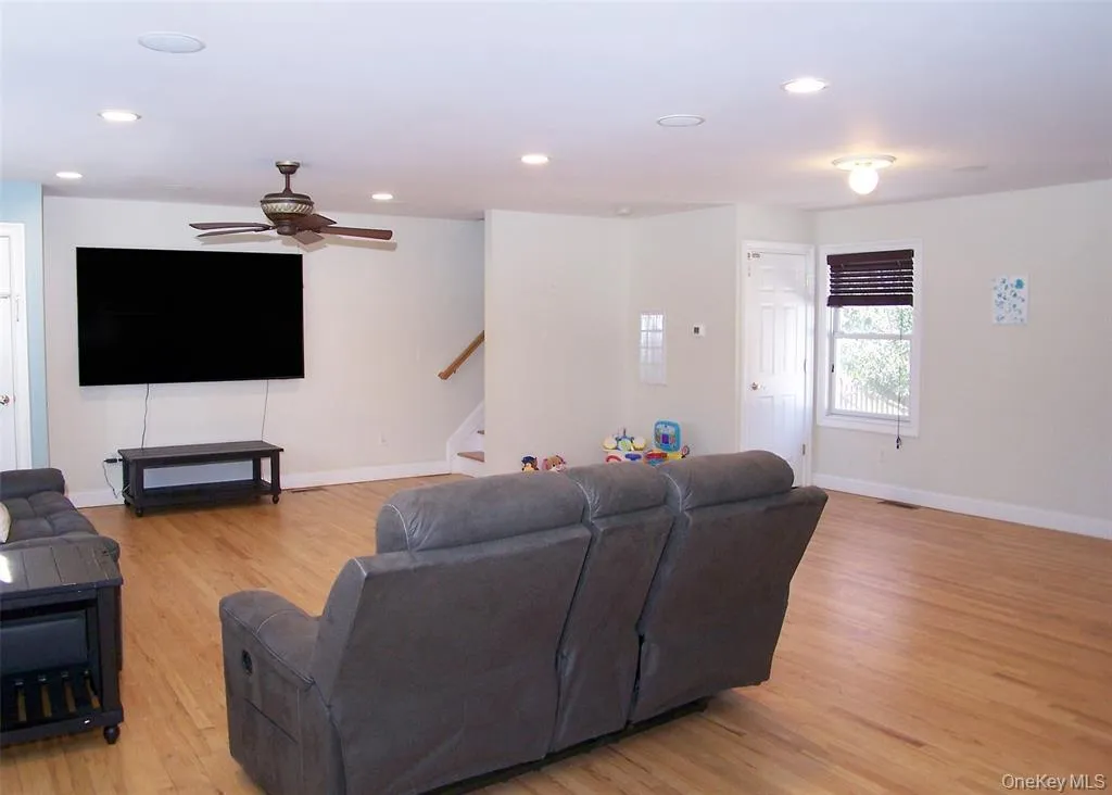 100 Lake Promenade, Brookhaven, NY, 3 Bedrooms Bedrooms, 5 Rooms Rooms,2 BathroomsBathrooms,Residential Lease,For Rent,Lake Promenade,0,963935 100 Lake Promenade, Brookhaven, NY, 3 Bedrooms Bedrooms, 5 Rooms Rooms,2 BathroomsBathrooms,Residential Lease,For Rent,Lake Promenade,0,963935