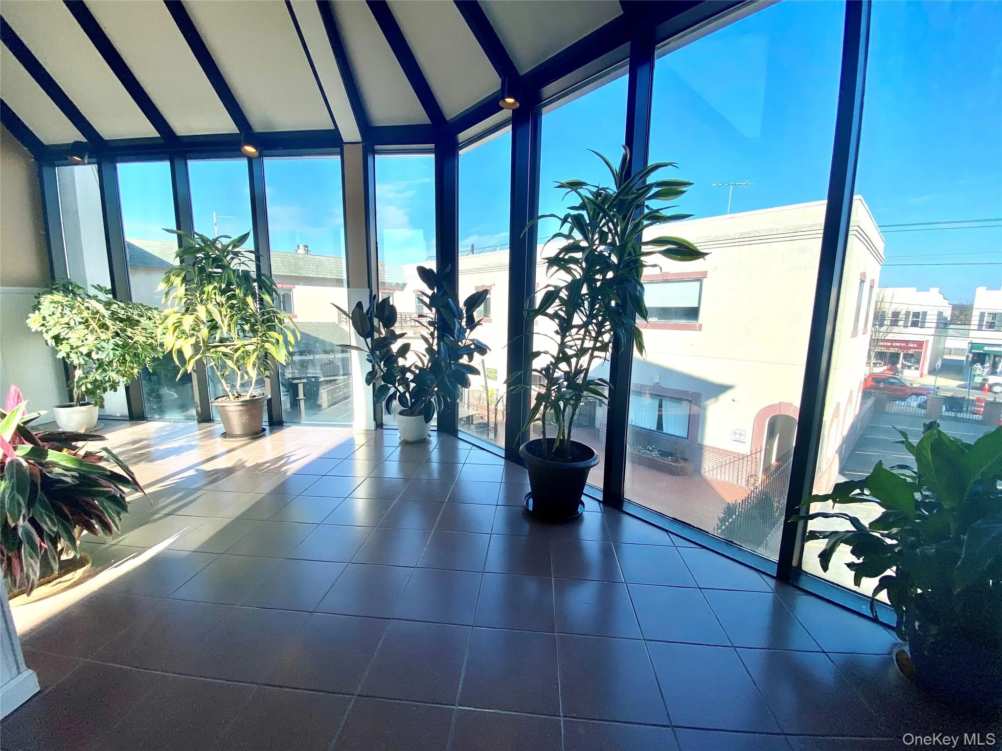 elevator landing elevator landing