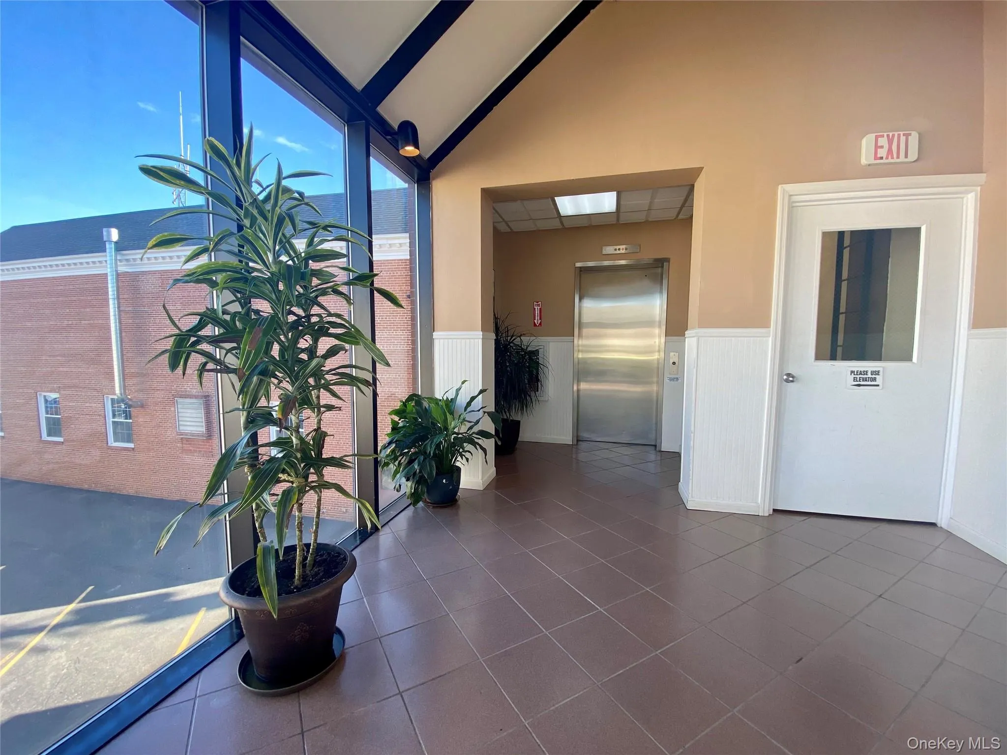 elevator landing elevator landing