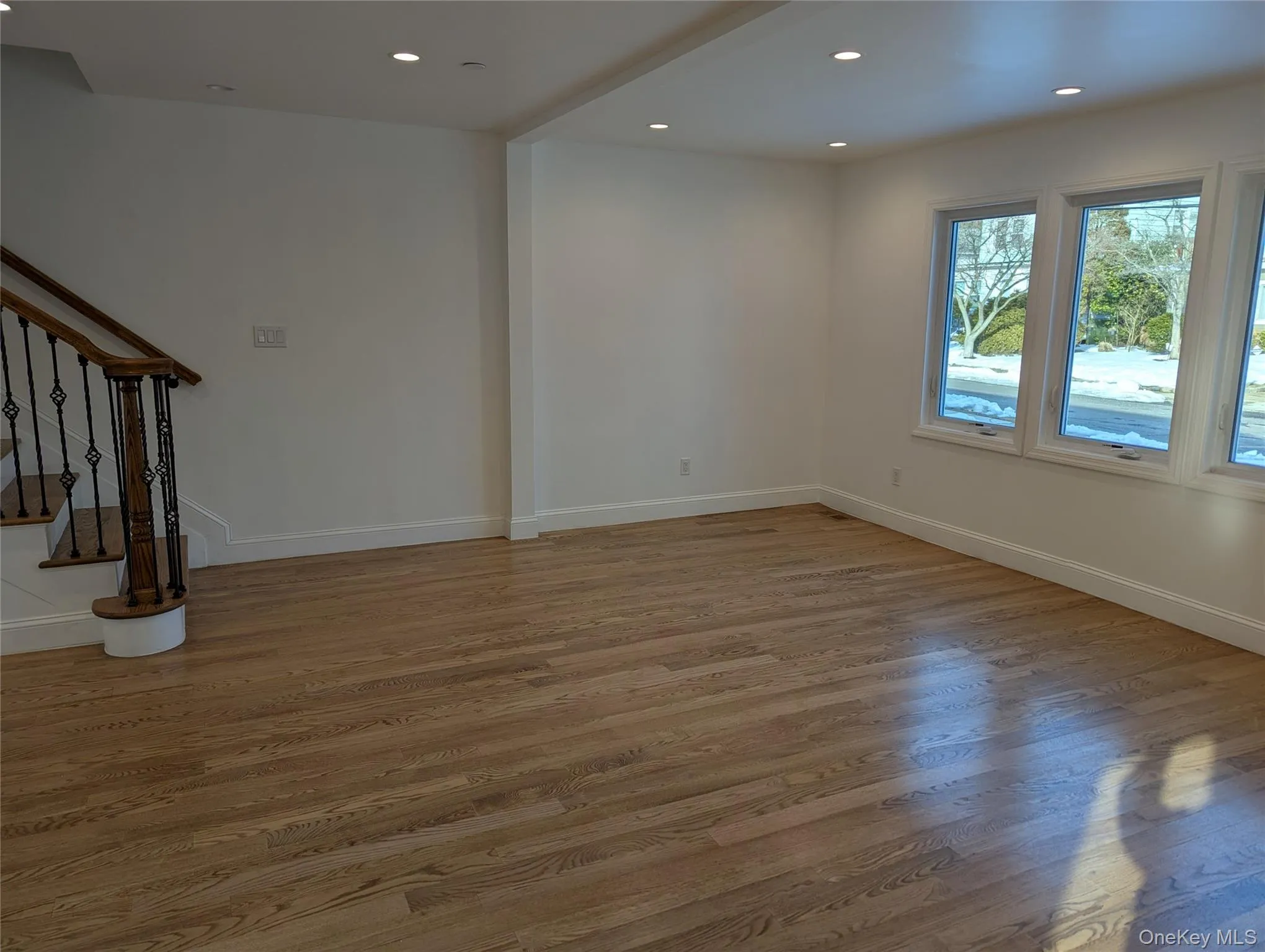 62 Forest Row, North Hempstead, NY, 4 Bedrooms Bedrooms, 11 Rooms Rooms,2 BathroomsBathrooms,Residential Lease,For Rent,Forest,0,964021 62 Forest Row, North Hempstead, NY, 4 Bedrooms Bedrooms, 11 Rooms Rooms,2 BathroomsBathrooms,Residential Lease,For Rent,Forest,0,964021