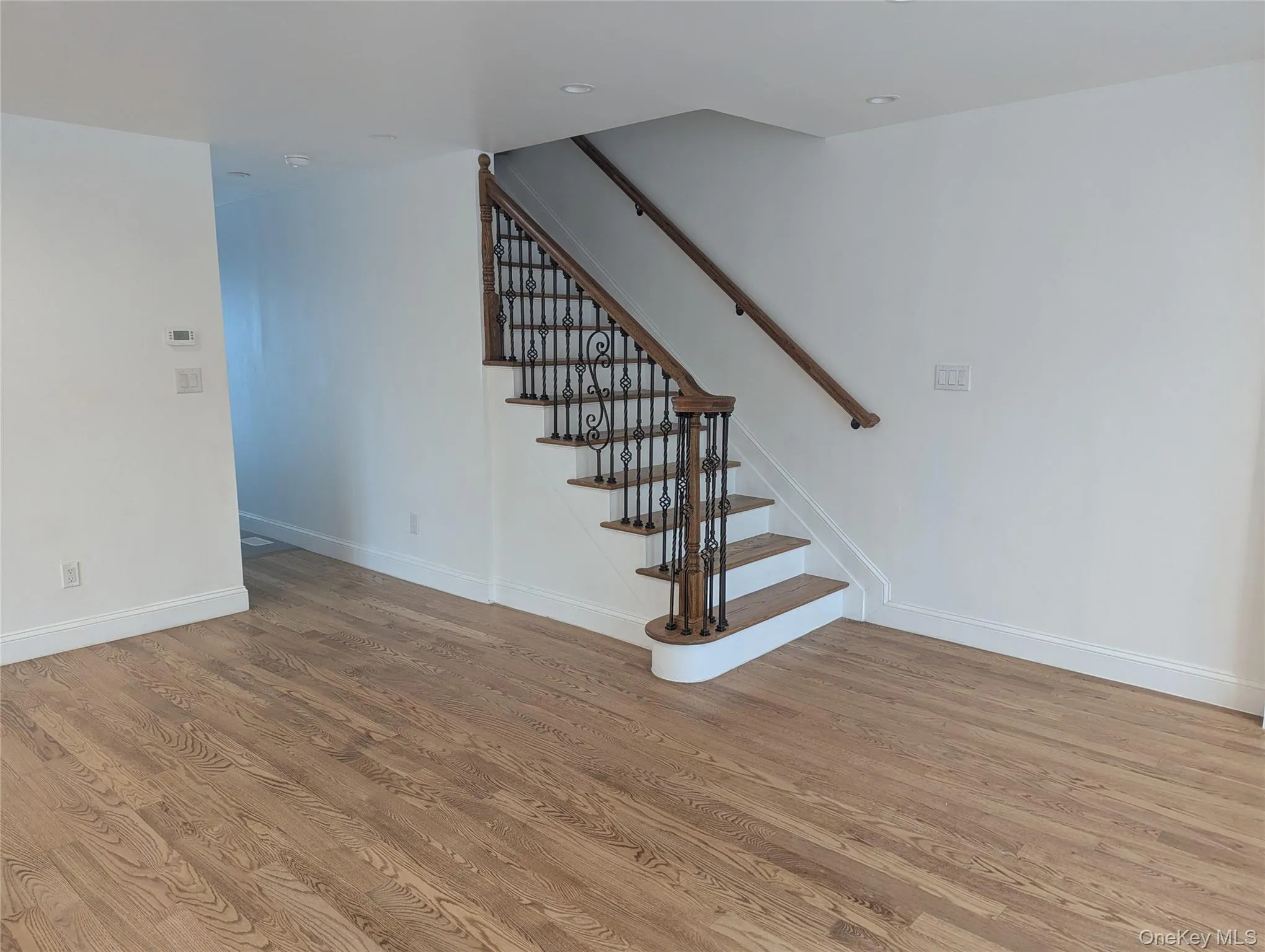 62 Forest Row, North Hempstead, NY, 4 Bedrooms Bedrooms, 11 Rooms Rooms,2 BathroomsBathrooms,Residential Lease,For Rent,Forest,0,964021 62 Forest Row, North Hempstead, NY, 4 Bedrooms Bedrooms, 11 Rooms Rooms,2 BathroomsBathrooms,Residential Lease,For Rent,Forest,0,964021