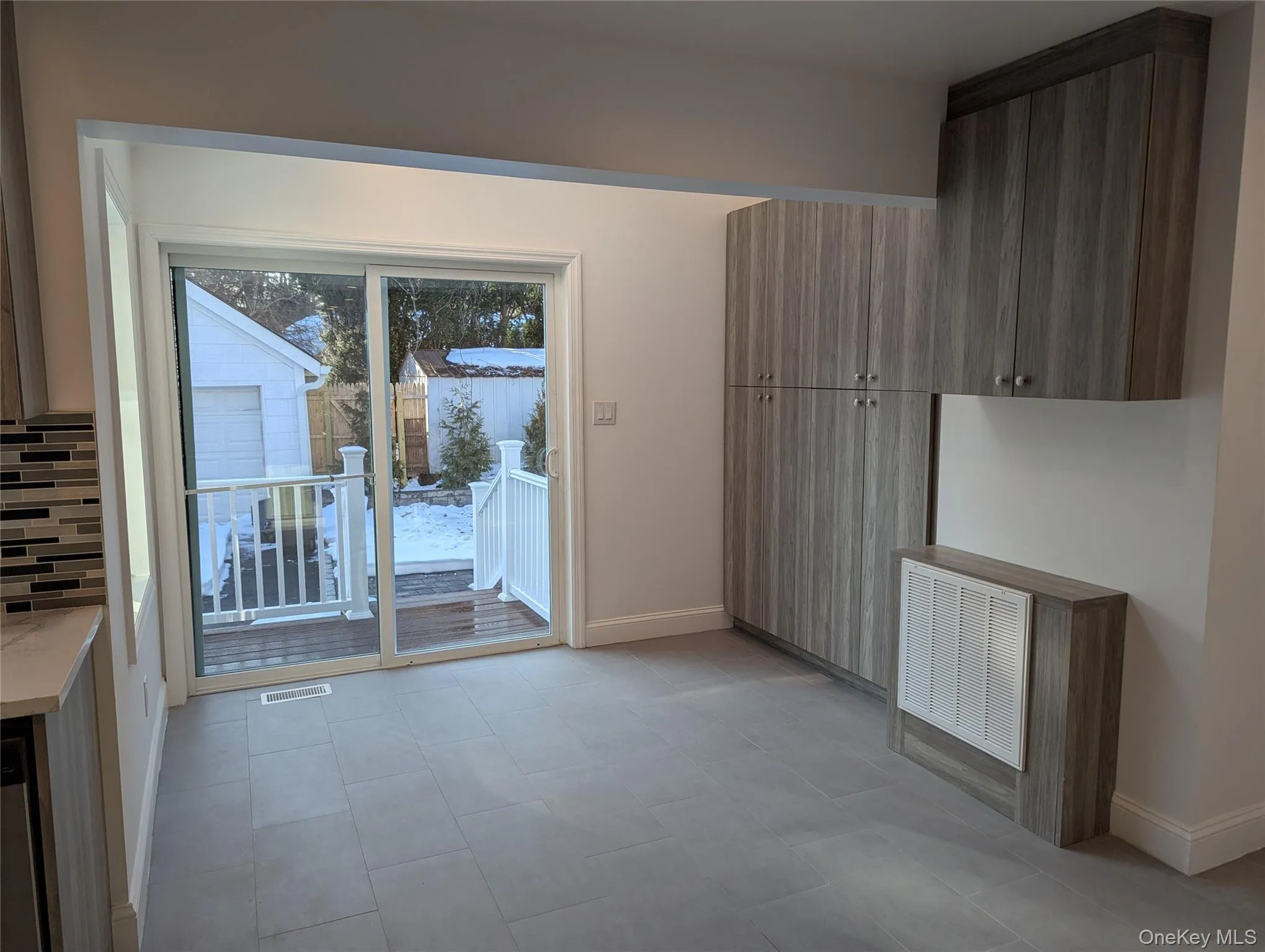 62 Forest Row, North Hempstead, NY, 4 Bedrooms Bedrooms, 11 Rooms Rooms,2 BathroomsBathrooms,Residential Lease,For Rent,Forest,0,964021 62 Forest Row, North Hempstead, NY, 4 Bedrooms Bedrooms, 11 Rooms Rooms,2 BathroomsBathrooms,Residential Lease,For Rent,Forest,0,964021