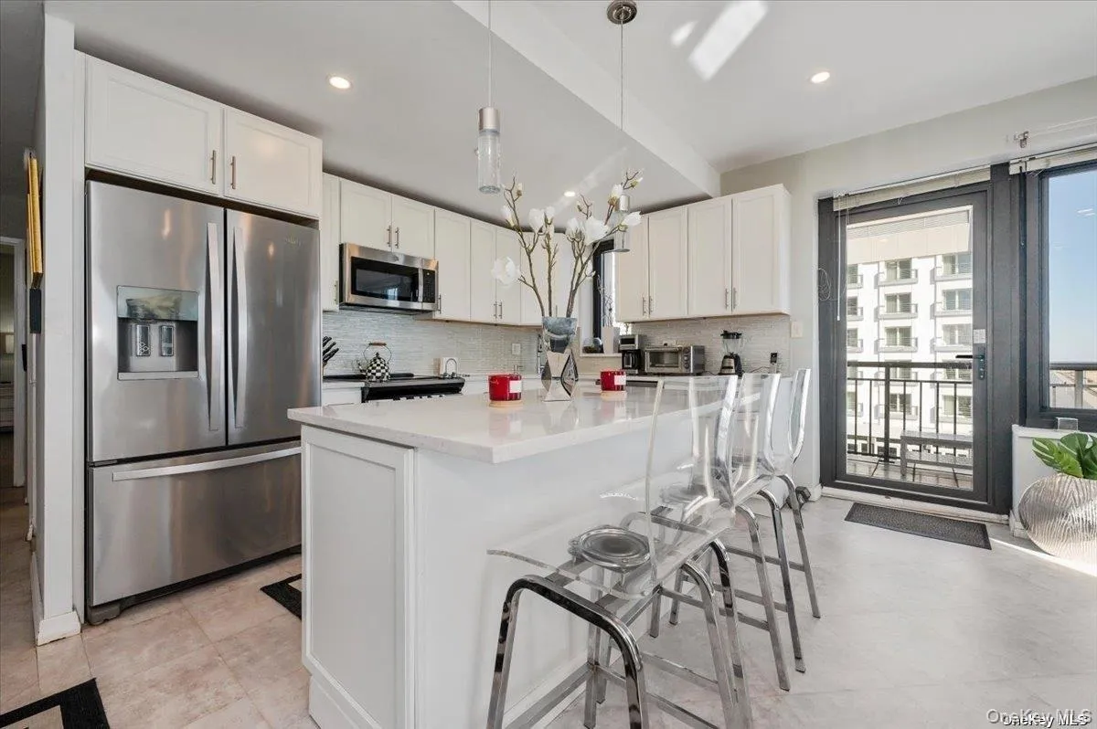 All Newly Renovated! Oceanfront, Bright Open Plan All Newly Renovated! Oceanfront, Bright Open Plan