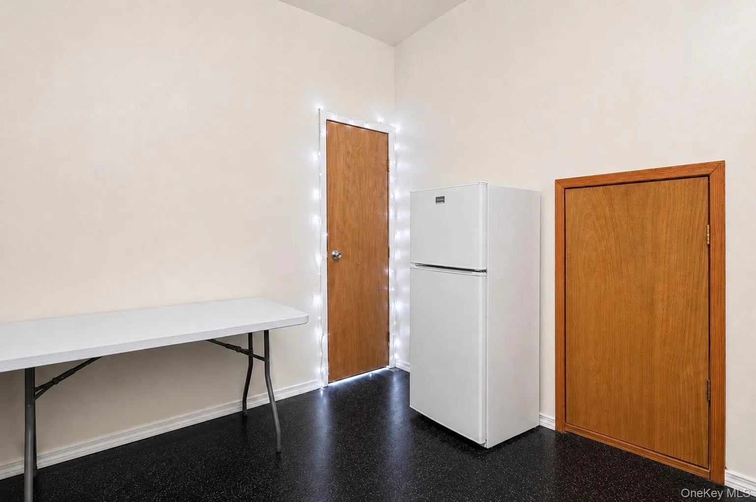 11 Jefferson Avenue, Babylon, NY, 5 Bedrooms Bedrooms, 11 Rooms Rooms,3 BathroomsBathrooms,Residential,For Rent,Jefferson,0,964050 11 Jefferson Avenue, Babylon, NY, 5 Bedrooms Bedrooms, 11 Rooms Rooms,3 BathroomsBathrooms,Residential,For Rent,Jefferson,0,964050