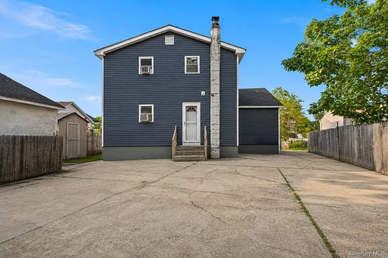 11 Jefferson Avenue, Babylon, NY, 5 Bedrooms Bedrooms, 11 Rooms Rooms,3 BathroomsBathrooms,Residential,For Rent,Jefferson,0,964050 11 Jefferson Avenue, Babylon, NY, 5 Bedrooms Bedrooms, 11 Rooms Rooms,3 BathroomsBathrooms,Residential,For Rent,Jefferson,0,964050