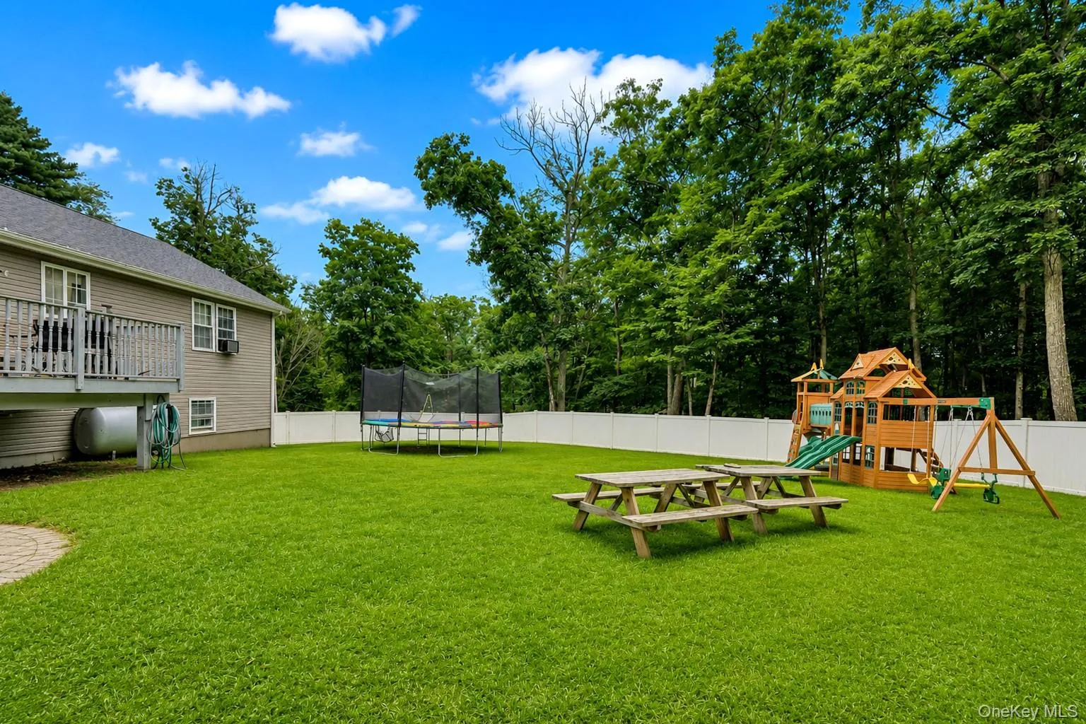 23 Hazelwood Road, Mamakating, NY, 3 Bedrooms Bedrooms, 6 Rooms Rooms,2 BathroomsBathrooms,Residential,For Rent,Hazelwood,0,964064 23 Hazelwood Road, Mamakating, NY, 3 Bedrooms Bedrooms, 6 Rooms Rooms,2 BathroomsBathrooms,Residential,For Rent,Hazelwood,0,964064