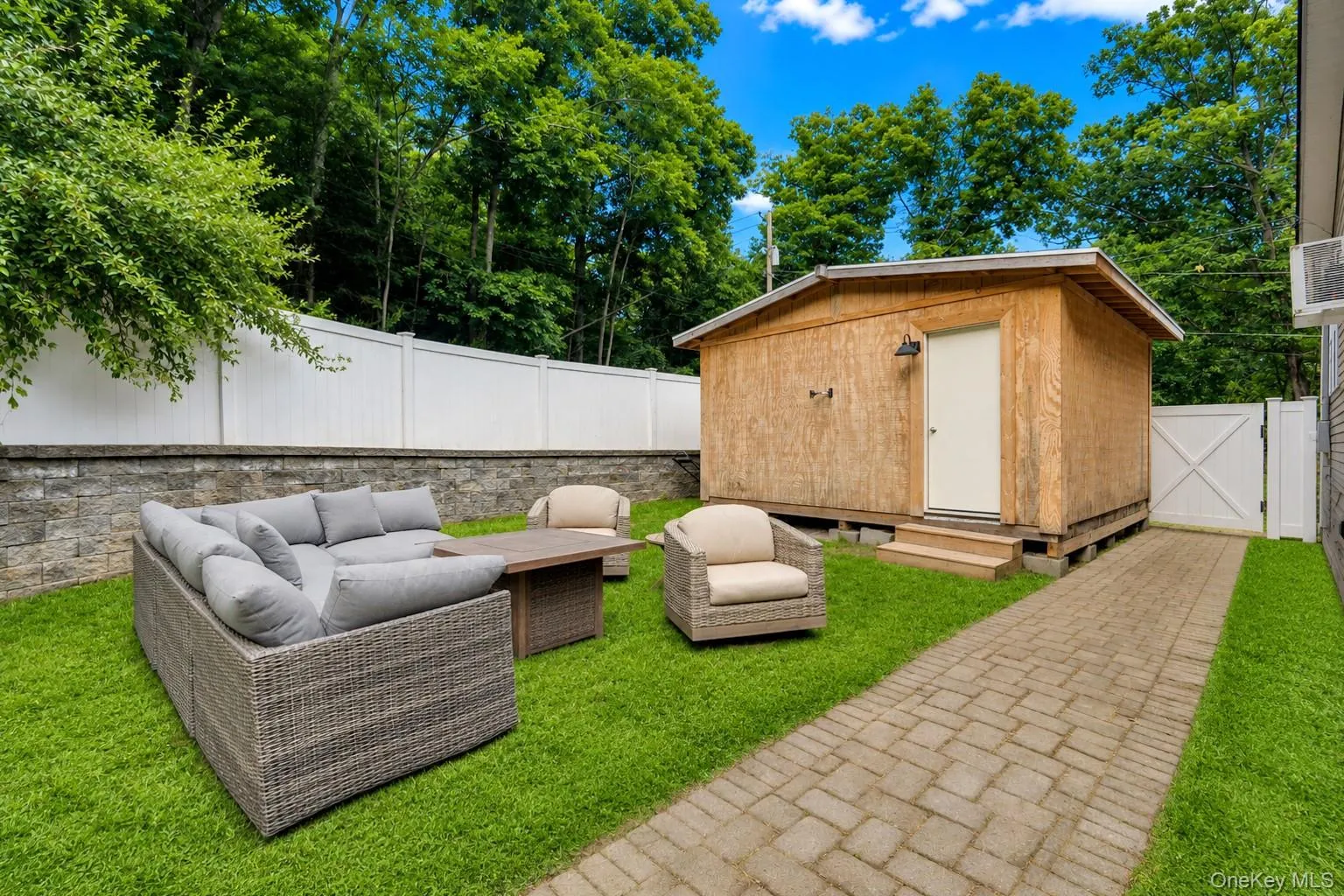 Outdoor entertainment area Outdoor entertainment area