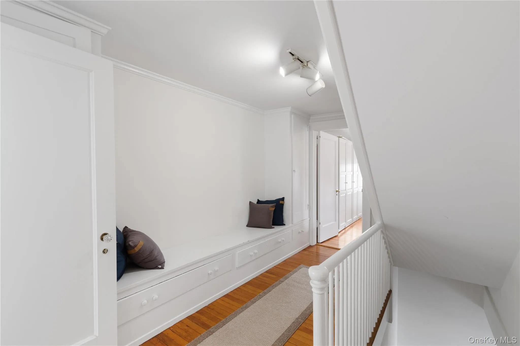 38 Forest Avenue, Glen Cove, NY, 2 Bedrooms Bedrooms, 5 Rooms Rooms,1 BathroomBathrooms,Residential Lease,For Rent,Forest,0,964080 38 Forest Avenue, Glen Cove, NY, 2 Bedrooms Bedrooms, 5 Rooms Rooms,1 BathroomBathrooms,Residential Lease,For Rent,Forest,0,964080