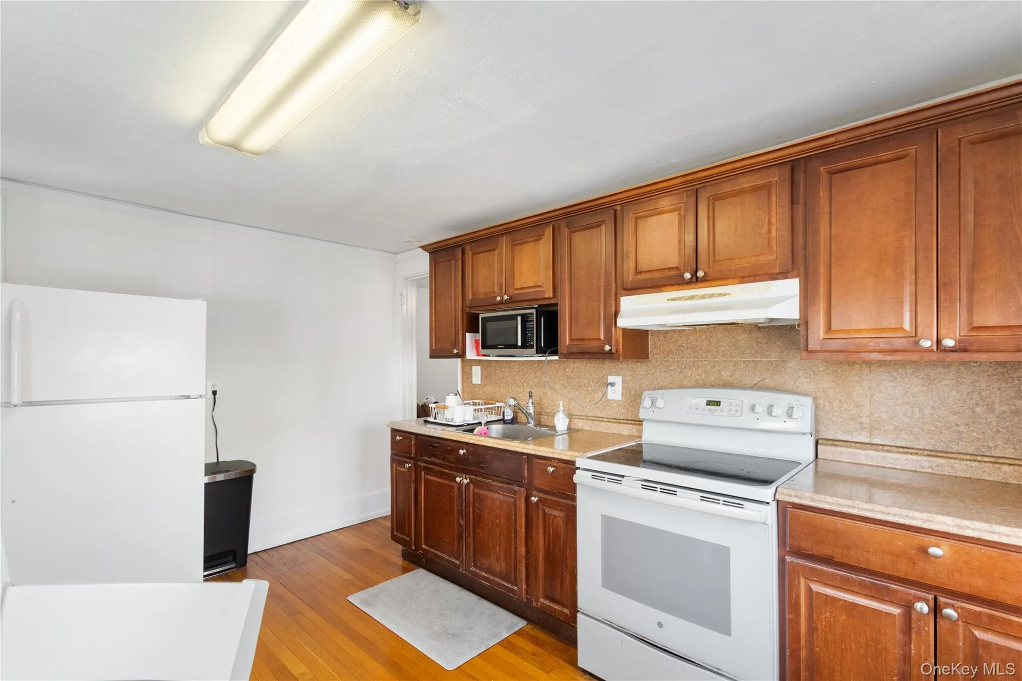 38 Forest Avenue, Glen Cove, NY, 2 Bedrooms Bedrooms, 5 Rooms Rooms,1 BathroomBathrooms,Residential Lease,For Rent,Forest,0,964080 38 Forest Avenue, Glen Cove, NY, 2 Bedrooms Bedrooms, 5 Rooms Rooms,1 BathroomBathrooms,Residential Lease,For Rent,Forest,0,964080