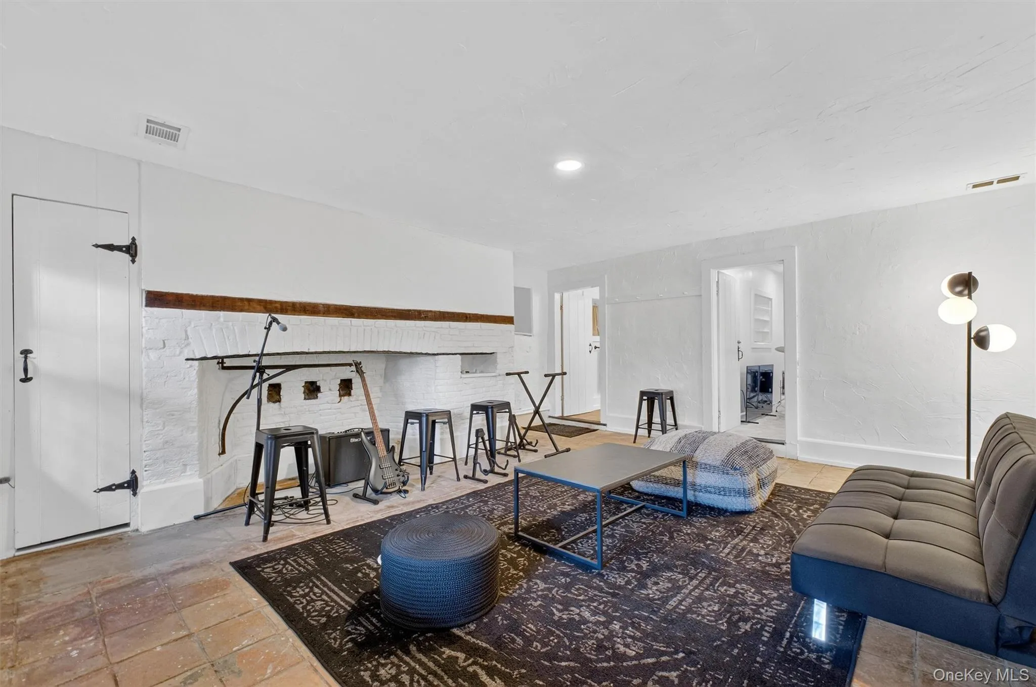 Living room featuring recessed lighting and baseboards Living room featuring recessed lighting and baseboards