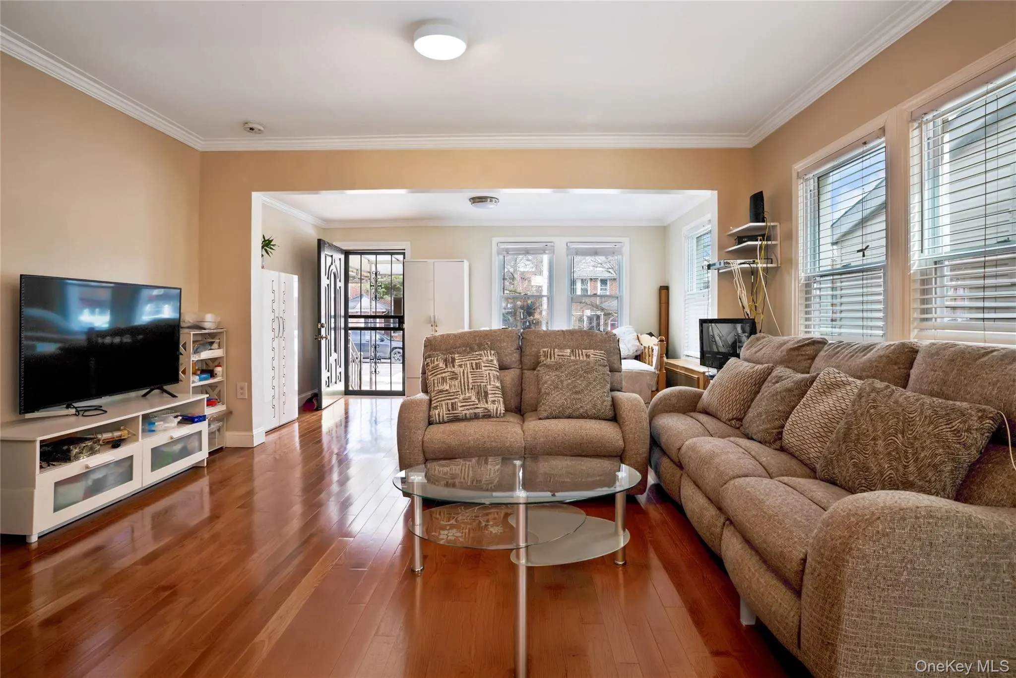 147-42 Hoover Avenue, New York, NY, 4 Bedrooms Bedrooms, 6 Rooms Rooms,2 BathroomsBathrooms,Residential,For Rent,Hoover,0,964116 147-42 Hoover Avenue, New York, NY, 4 Bedrooms Bedrooms, 6 Rooms Rooms,2 BathroomsBathrooms,Residential,For Rent,Hoover,0,964116