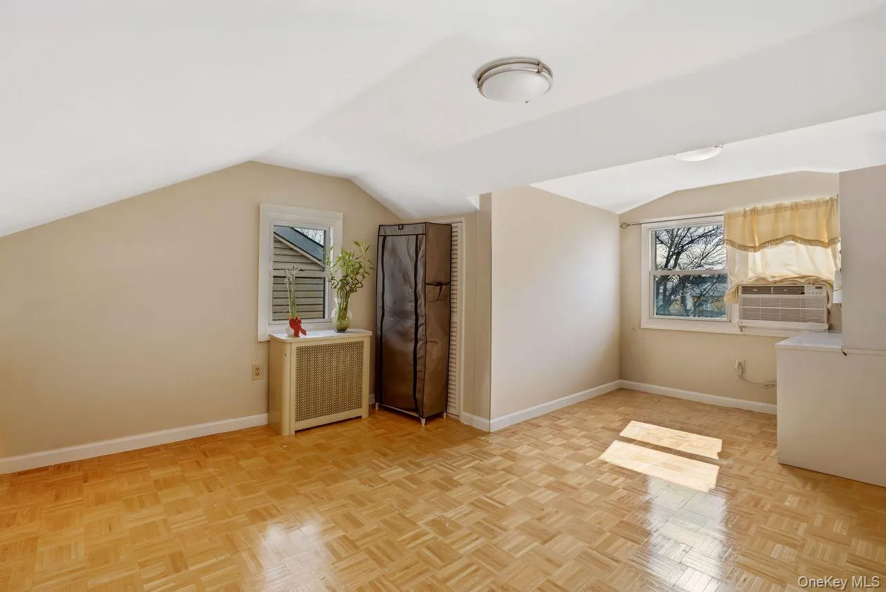 147-42 Hoover Avenue, New York, NY, 4 Bedrooms Bedrooms, 6 Rooms Rooms,2 BathroomsBathrooms,Residential,For Rent,Hoover,0,964116 147-42 Hoover Avenue, New York, NY, 4 Bedrooms Bedrooms, 6 Rooms Rooms,2 BathroomsBathrooms,Residential,For Rent,Hoover,0,964116
