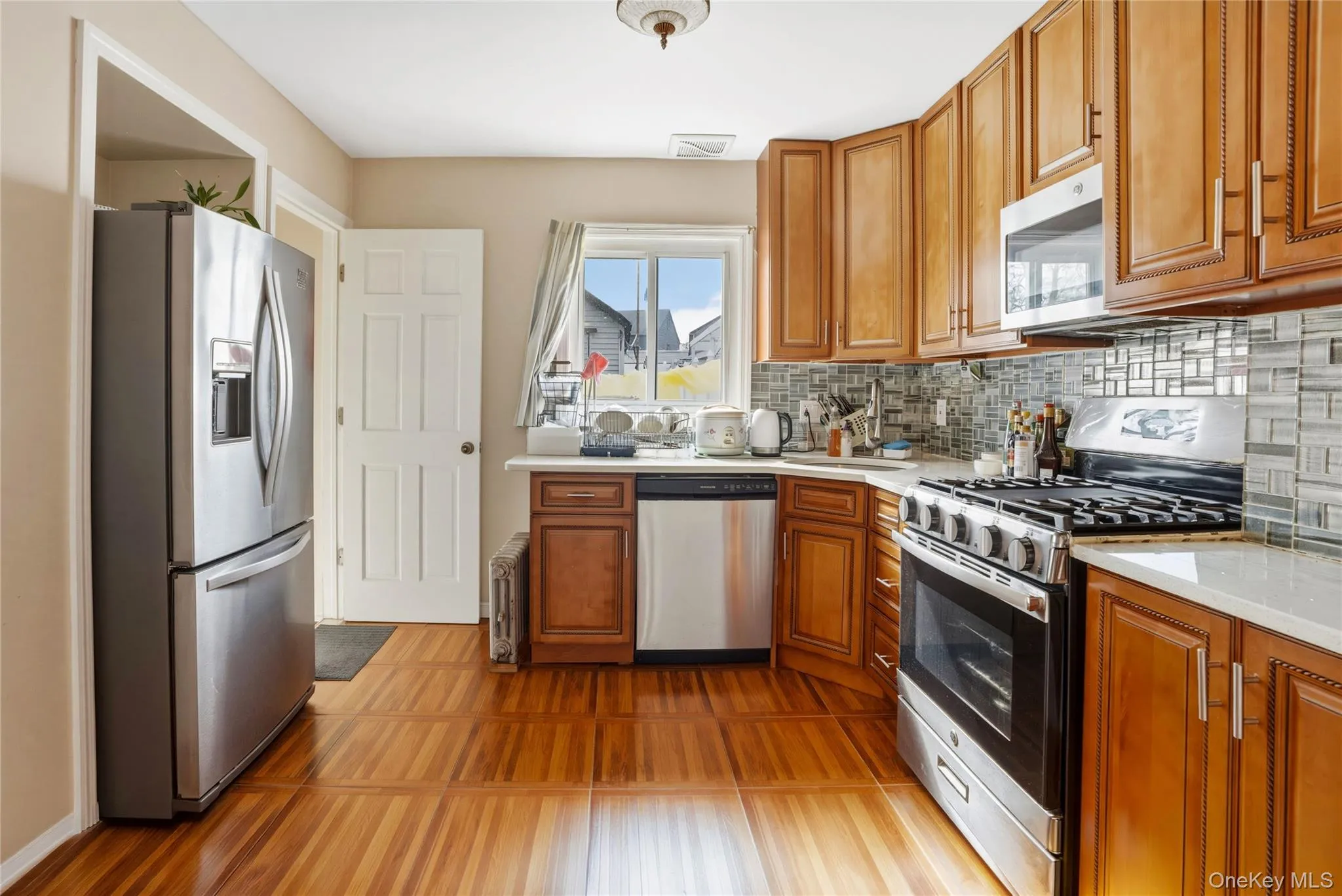147-42 Hoover Avenue, New York, NY, 4 Bedrooms Bedrooms, 6 Rooms Rooms,2 BathroomsBathrooms,Residential,For Rent,Hoover,0,964116 147-42 Hoover Avenue, New York, NY, 4 Bedrooms Bedrooms, 6 Rooms Rooms,2 BathroomsBathrooms,Residential,For Rent,Hoover,0,964116