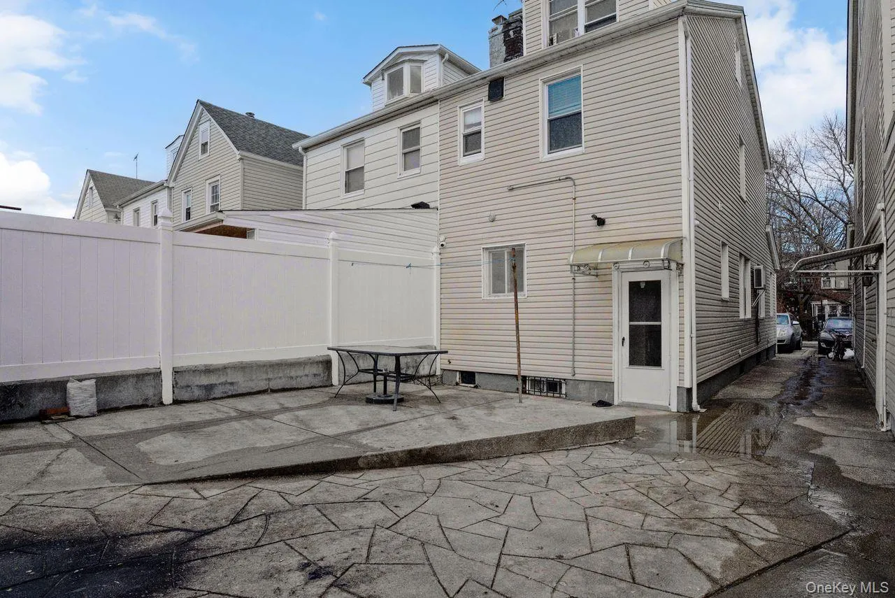 147-42 Hoover Avenue, New York, NY, 4 Bedrooms Bedrooms, 6 Rooms Rooms,2 BathroomsBathrooms,Residential,For Rent,Hoover,0,964116 147-42 Hoover Avenue, New York, NY, 4 Bedrooms Bedrooms, 6 Rooms Rooms,2 BathroomsBathrooms,Residential,For Rent,Hoover,0,964116