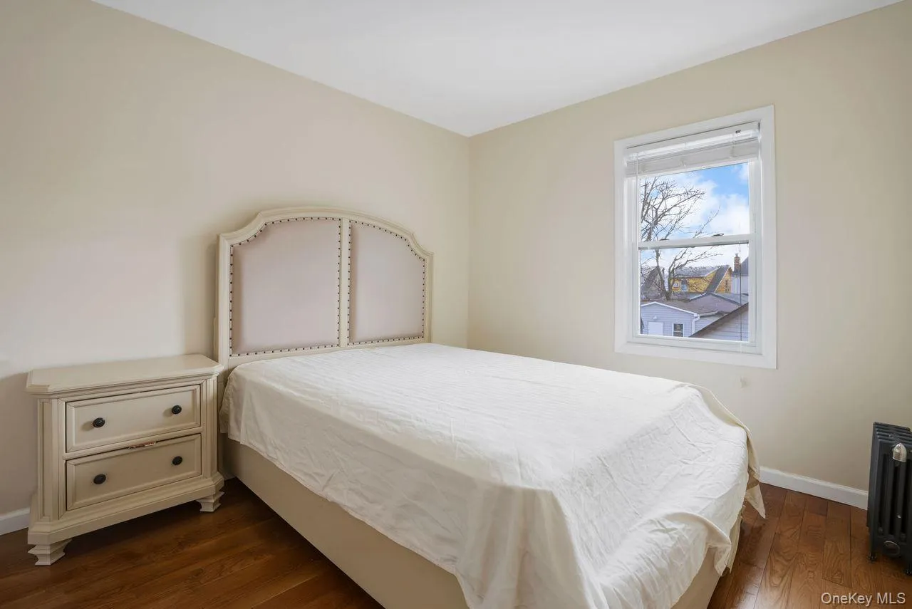 147-42 Hoover Avenue, New York, NY, 4 Bedrooms Bedrooms, 6 Rooms Rooms,2 BathroomsBathrooms,Residential,For Rent,Hoover,0,964116 147-42 Hoover Avenue, New York, NY, 4 Bedrooms Bedrooms, 6 Rooms Rooms,2 BathroomsBathrooms,Residential,For Rent,Hoover,0,964116